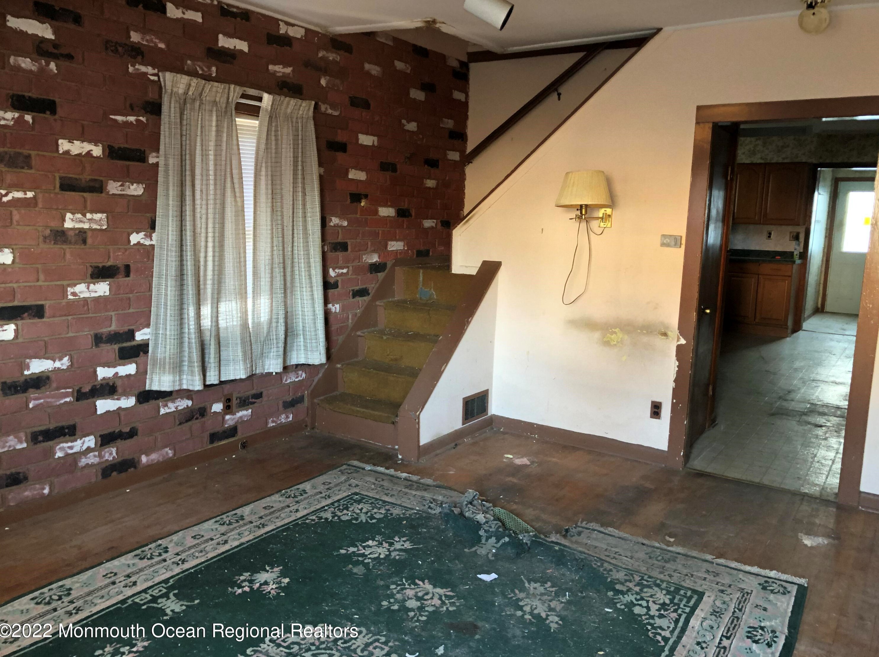 56 Oregon Ave, Middletown, NJ 07748