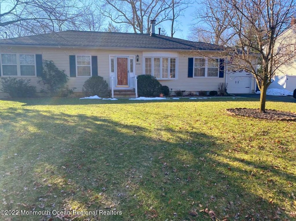 2008 Fanwood St, Oakhurst, NJ 07755-1115