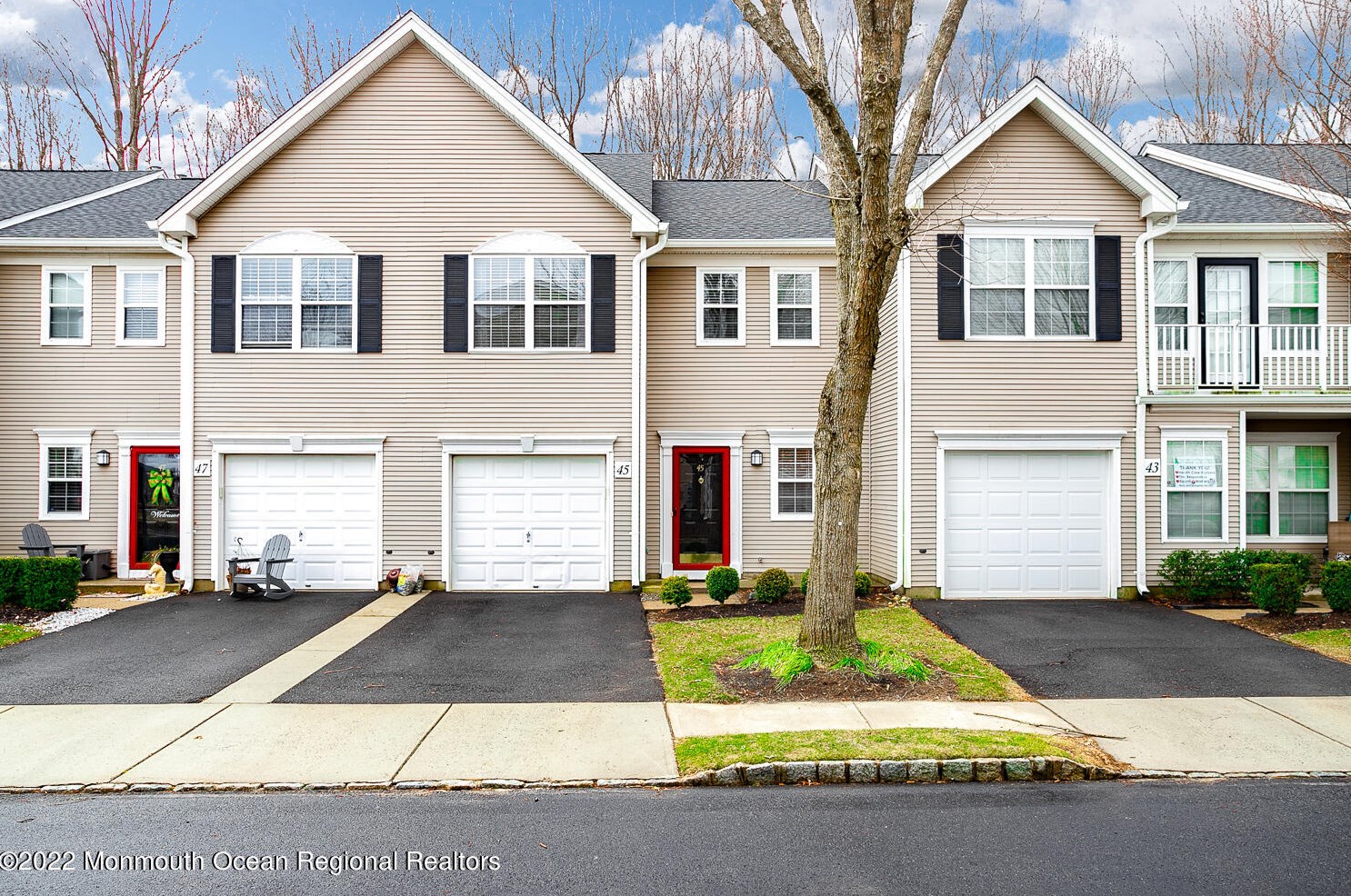 45 Whitemarsh Dr, Millstone Township, NJ 07726-9339