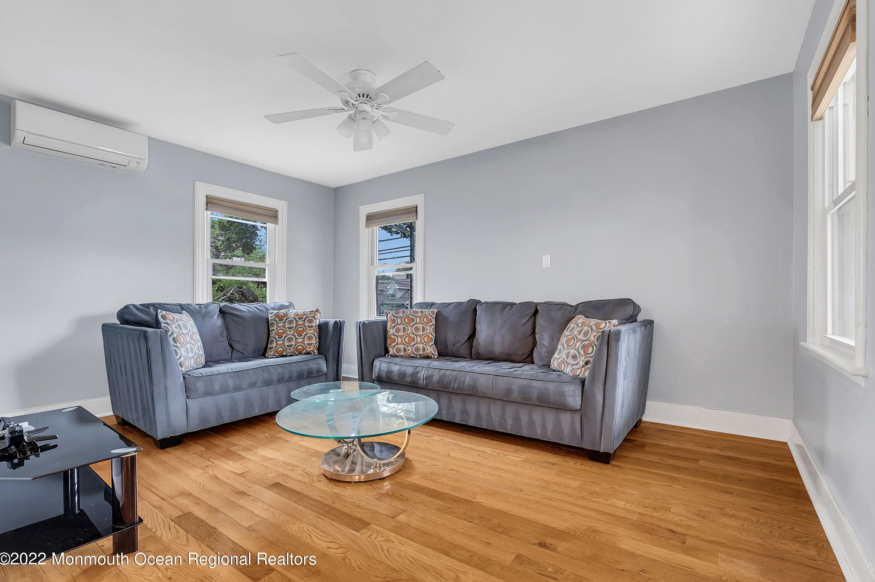 370 Park Ave, Oakhurst NJ  07755-1245 exterior