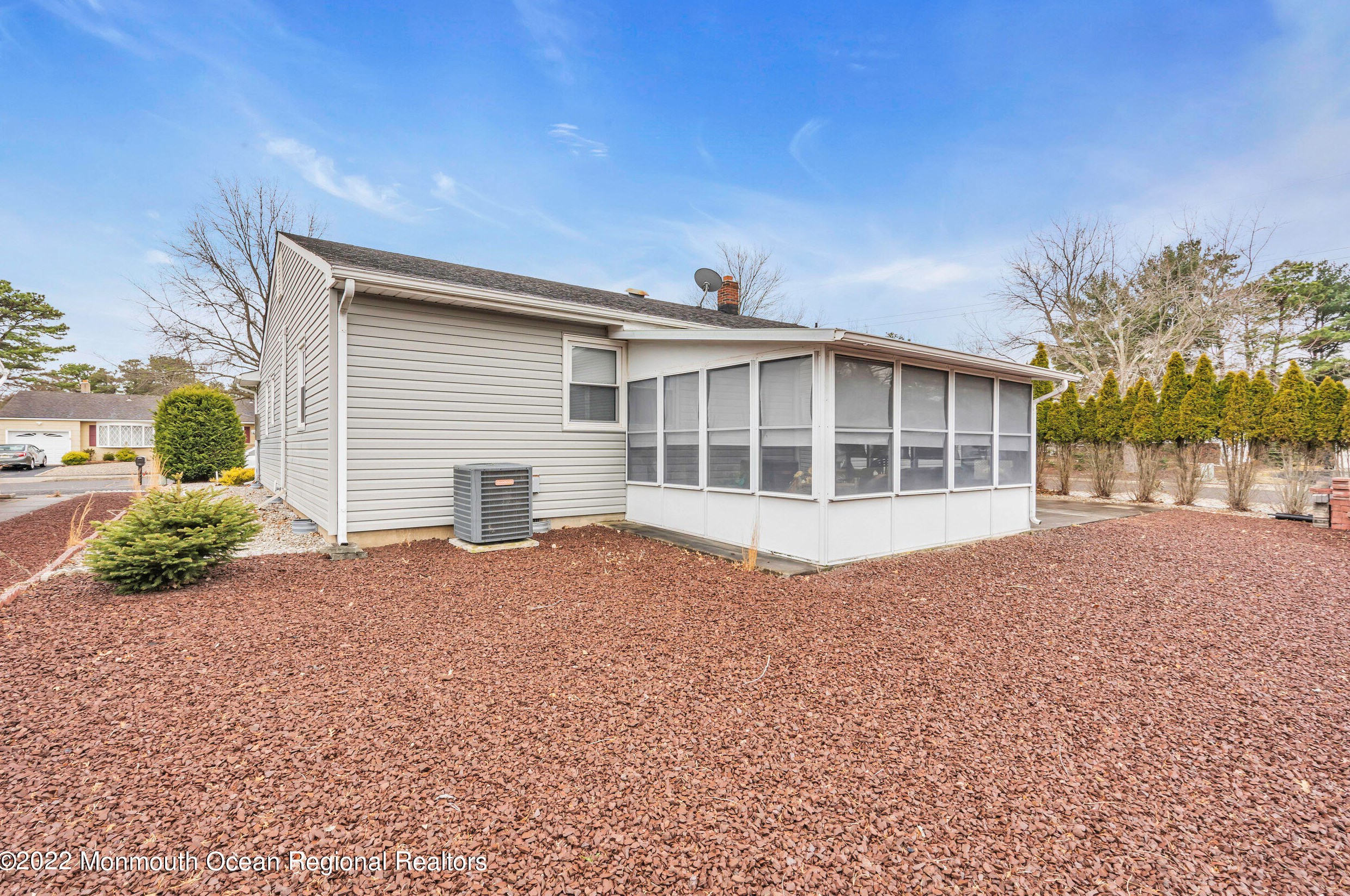 26 Bennington Dr, Toms River, NJ 08757-6331