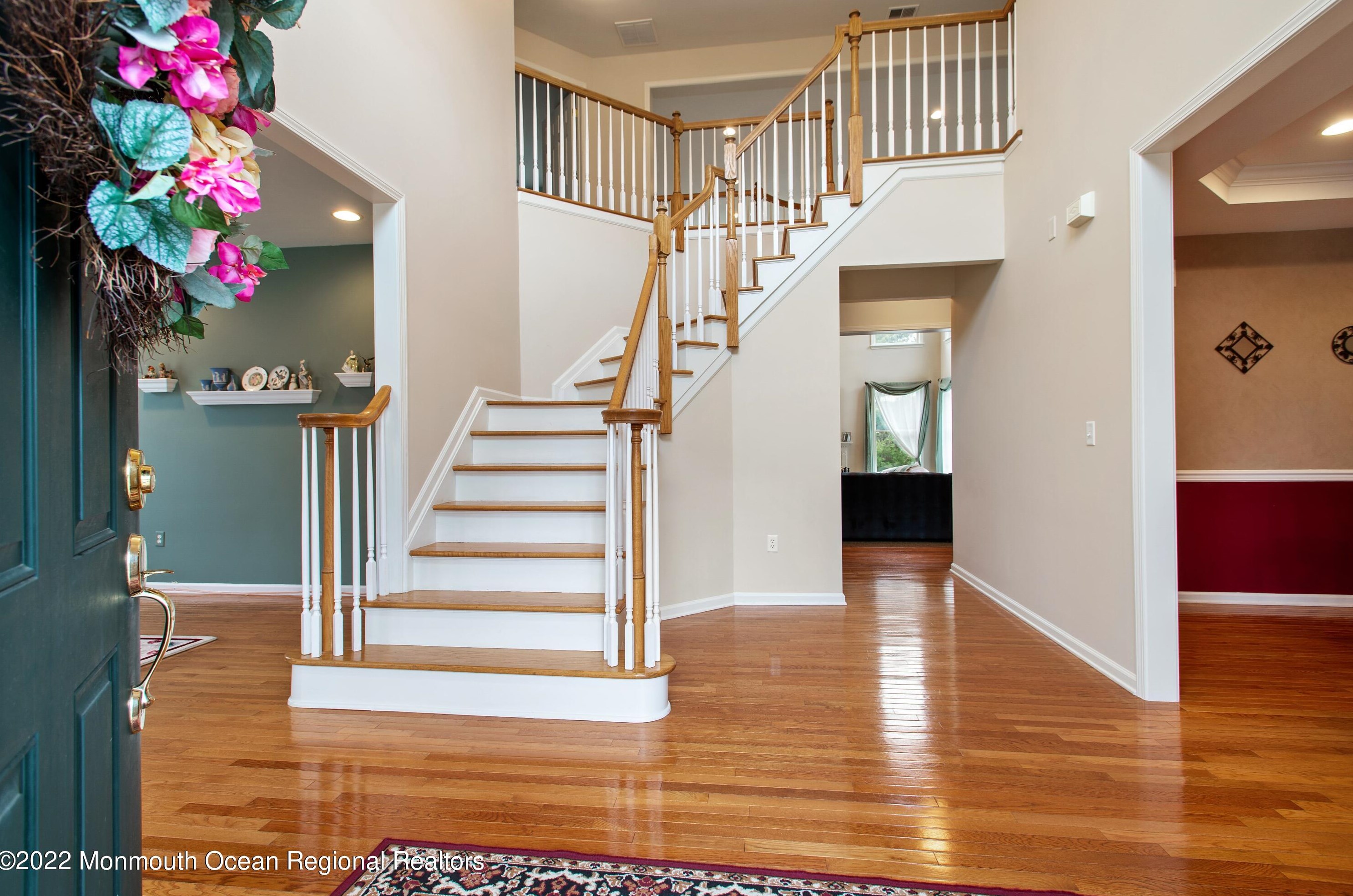4 Tranquil Ct, East Freehold, NJ 07728