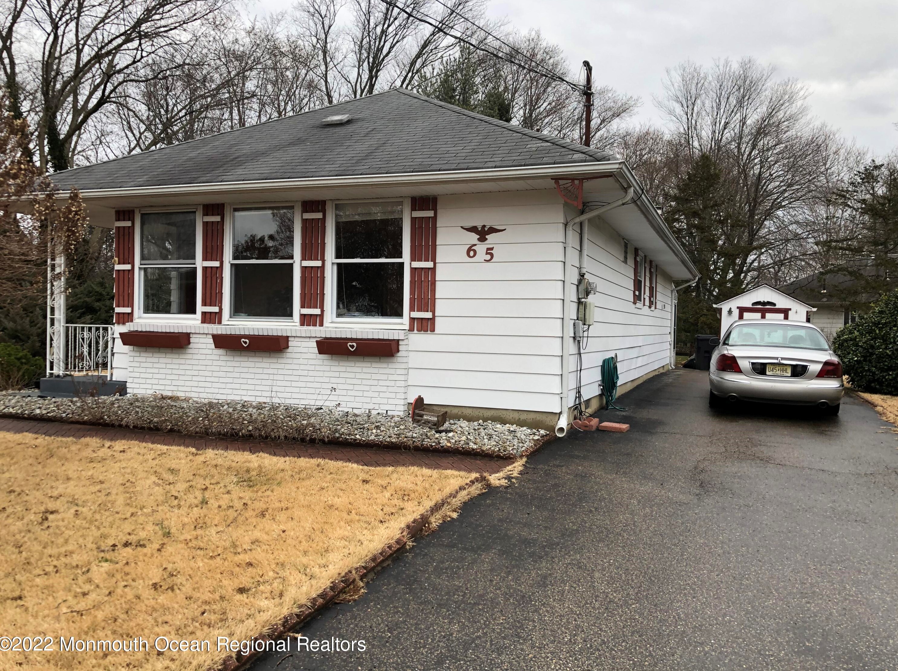 65 Palisades Dr, Toms River, NJ 08753-1663
