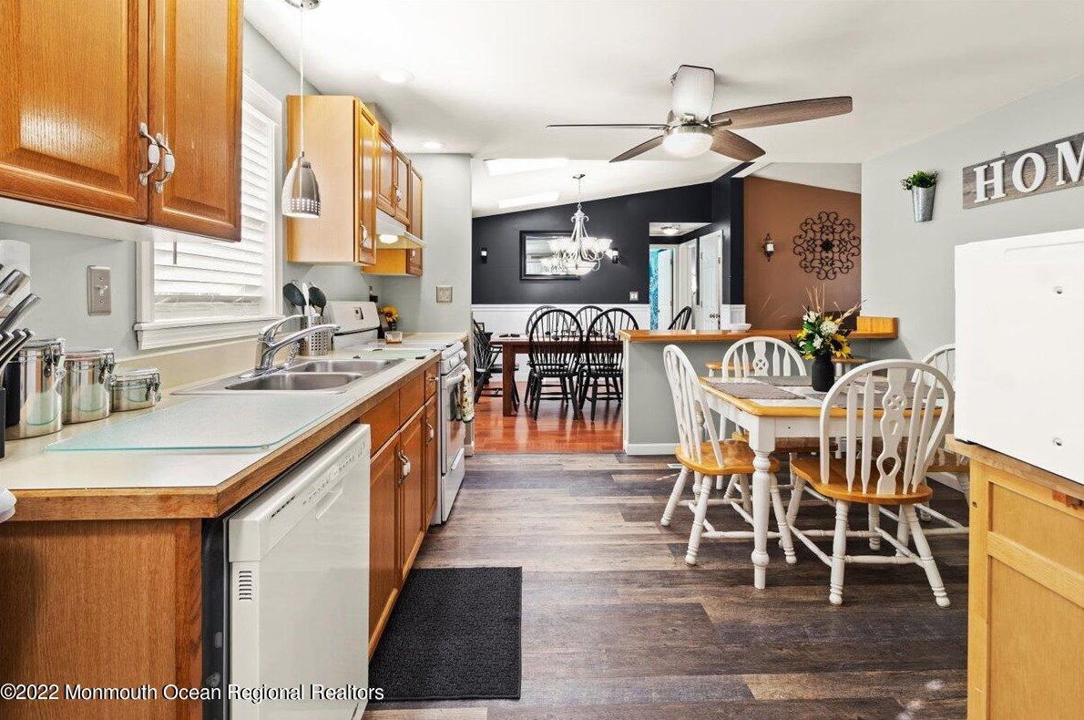 2001 Middlesex St, Toms River NJ 08757-1127 exterior