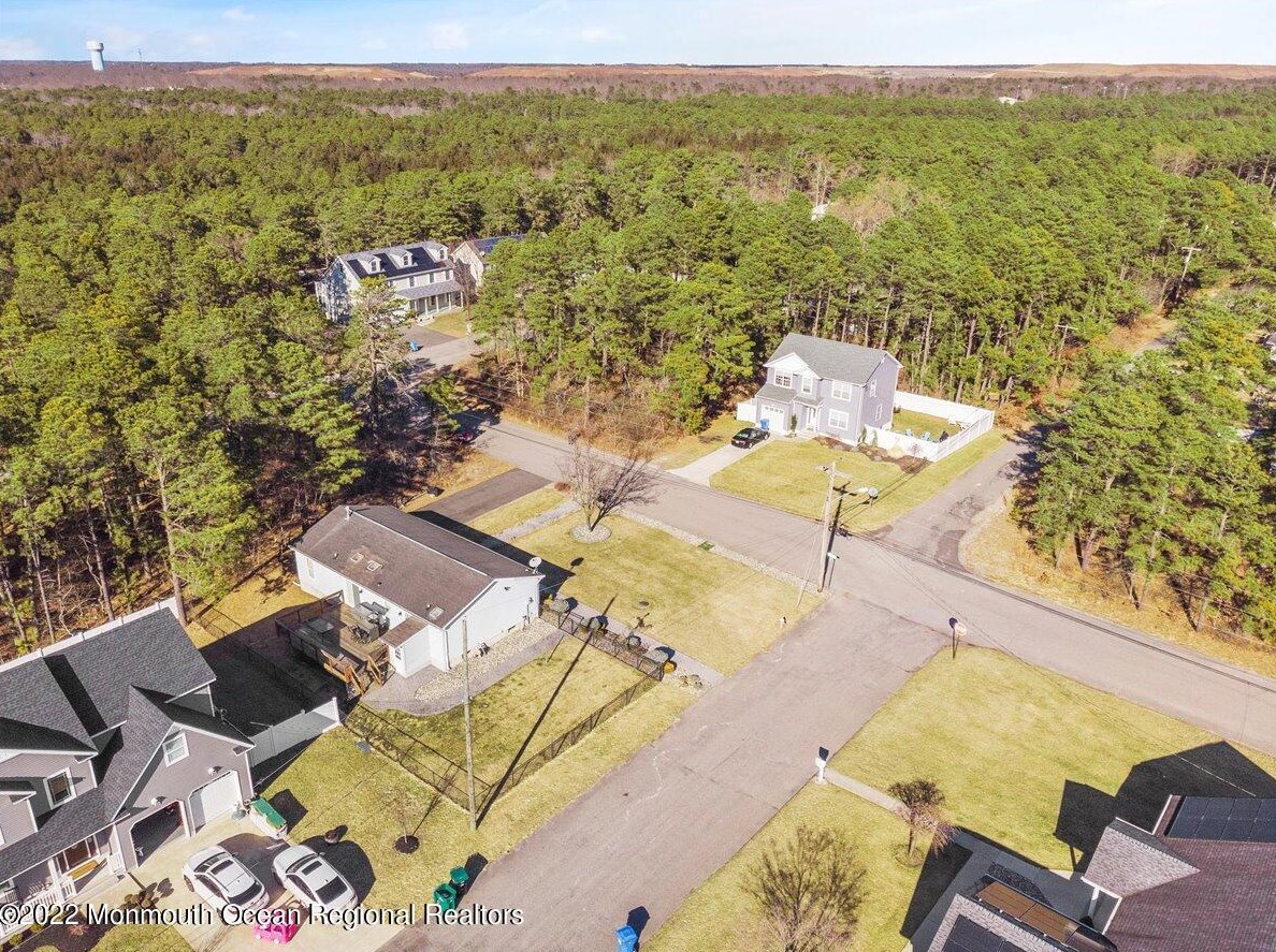 2001 Middlesex St, Toms River NJ 08757-1127 exterior