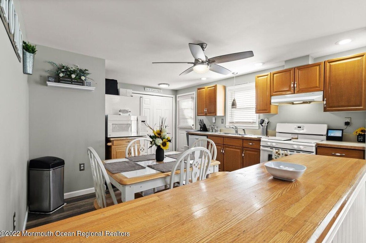 2001 Middlesex St, Toms River NJ 08757-1127 exterior