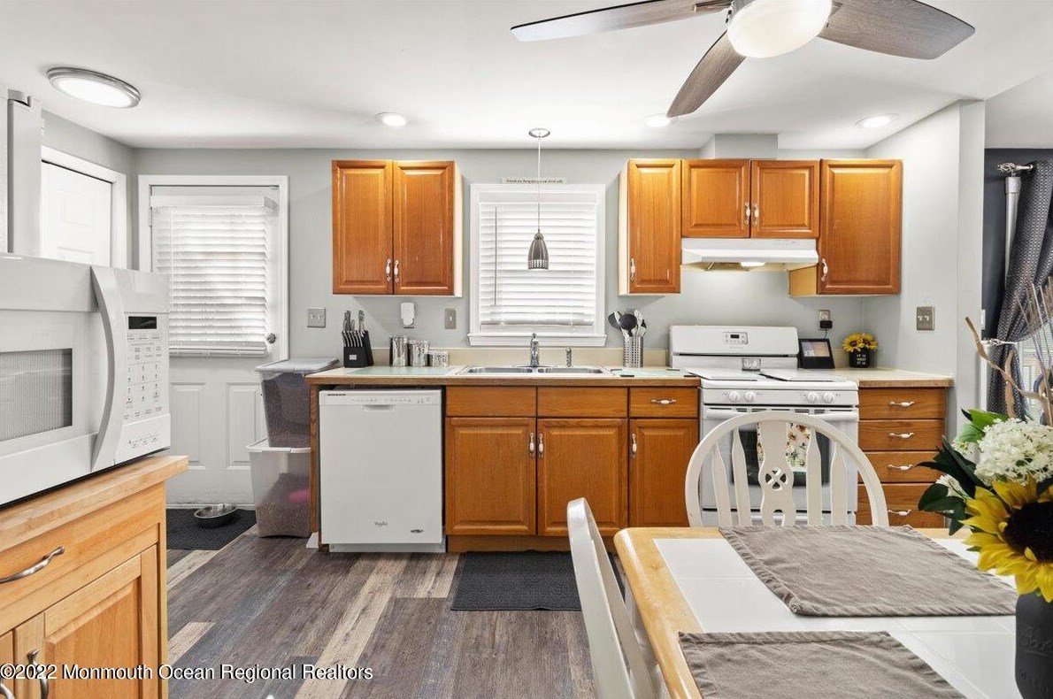 2001 Middlesex St, Toms River NJ 08757-1127 exterior