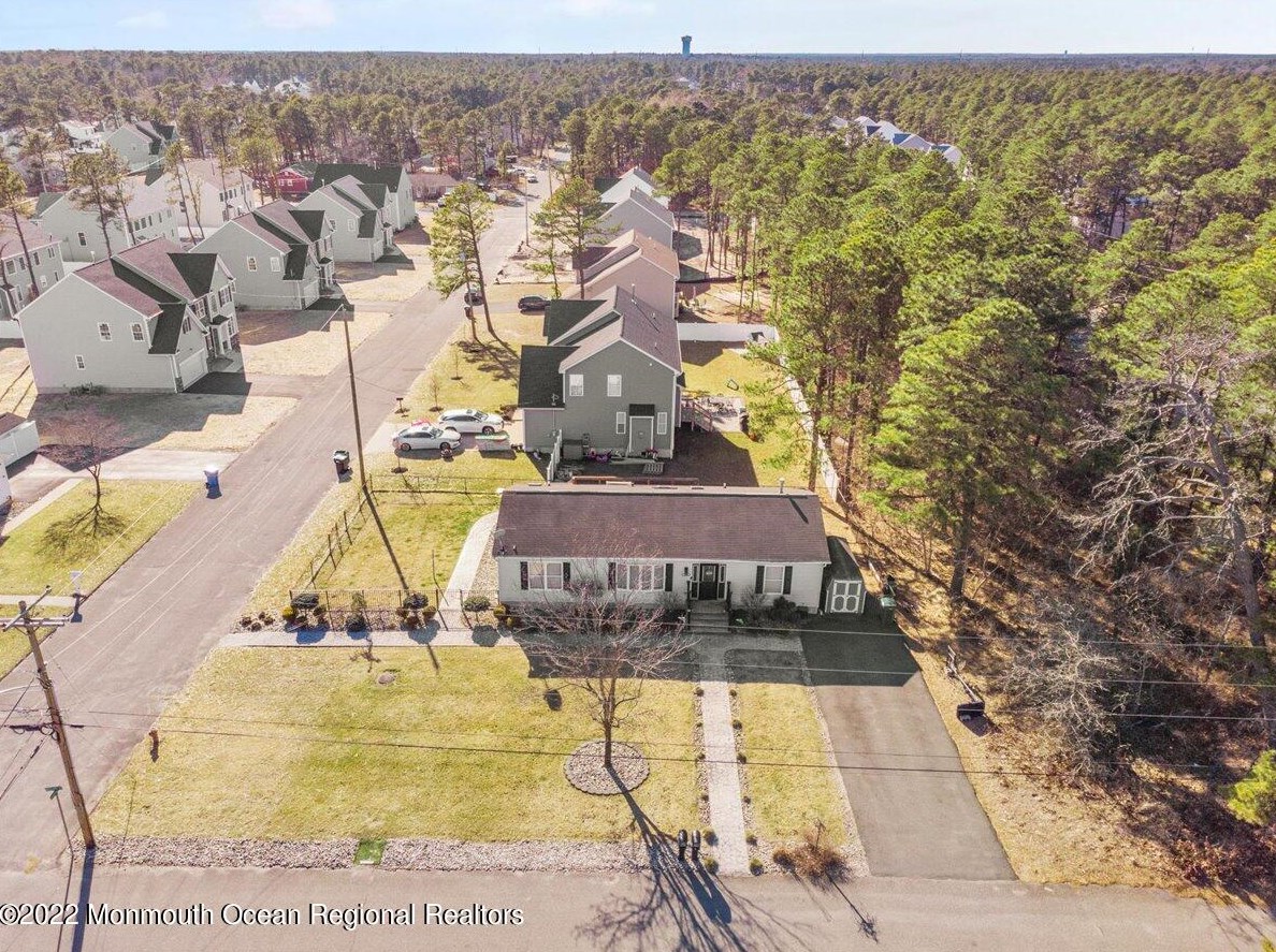 2001 Middlesex St, Toms River NJ 08757-1127 exterior