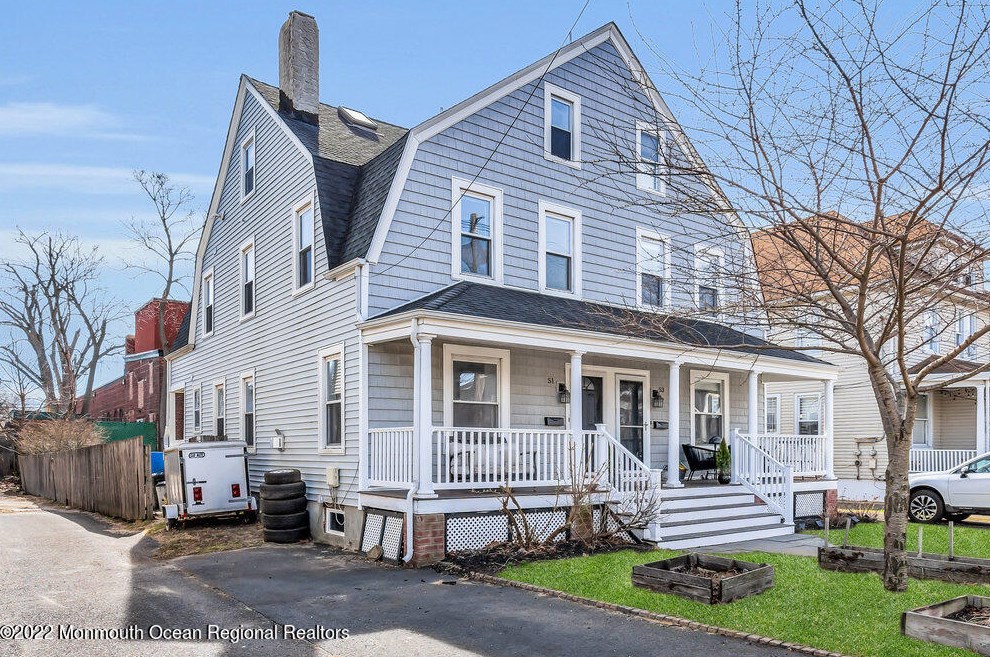 51 Oakland St, Tinton Falls, NJ 07701