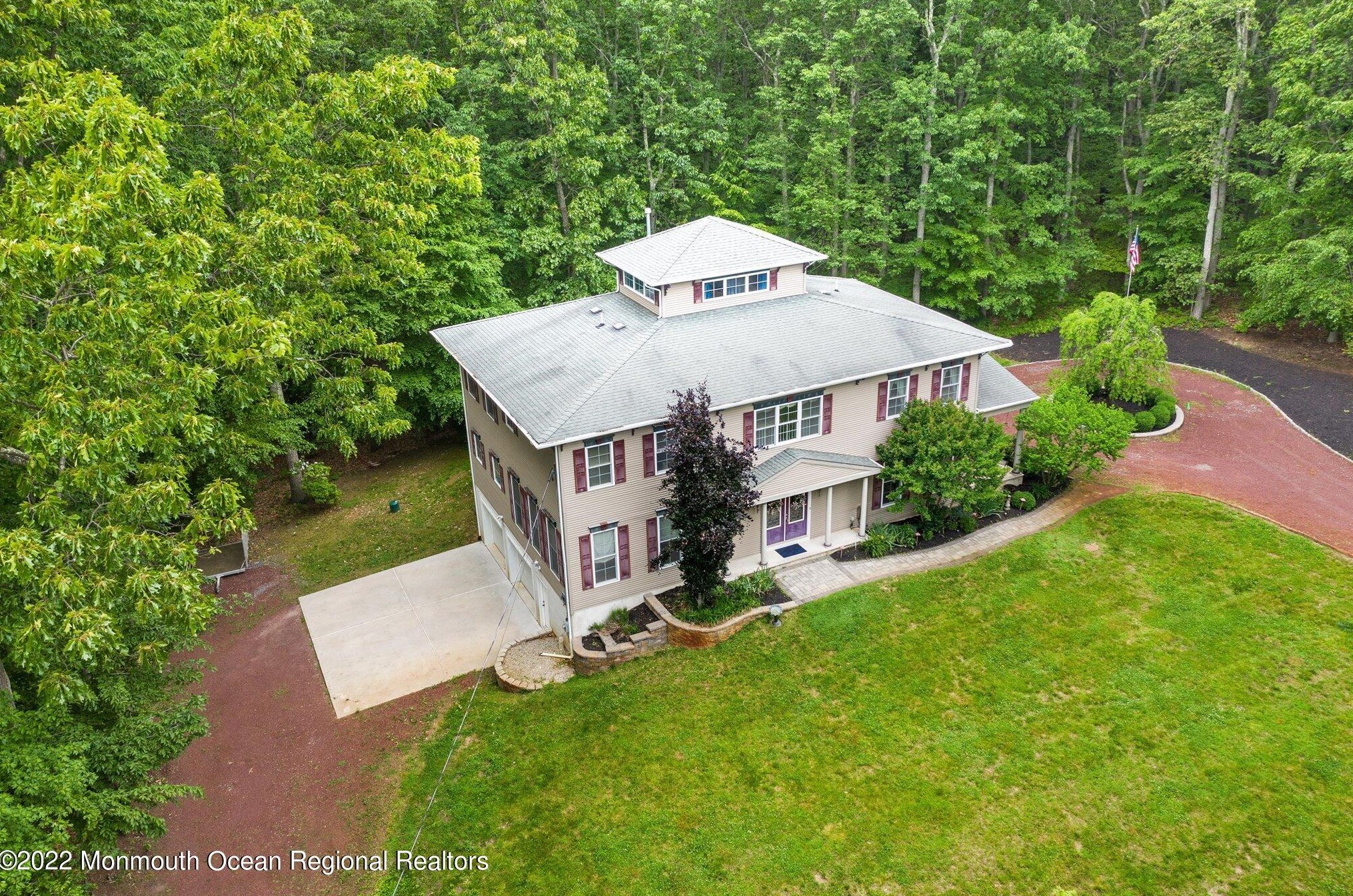 32 Stone Hill Rd, Upper Freehold Township, NJ 08514-1707