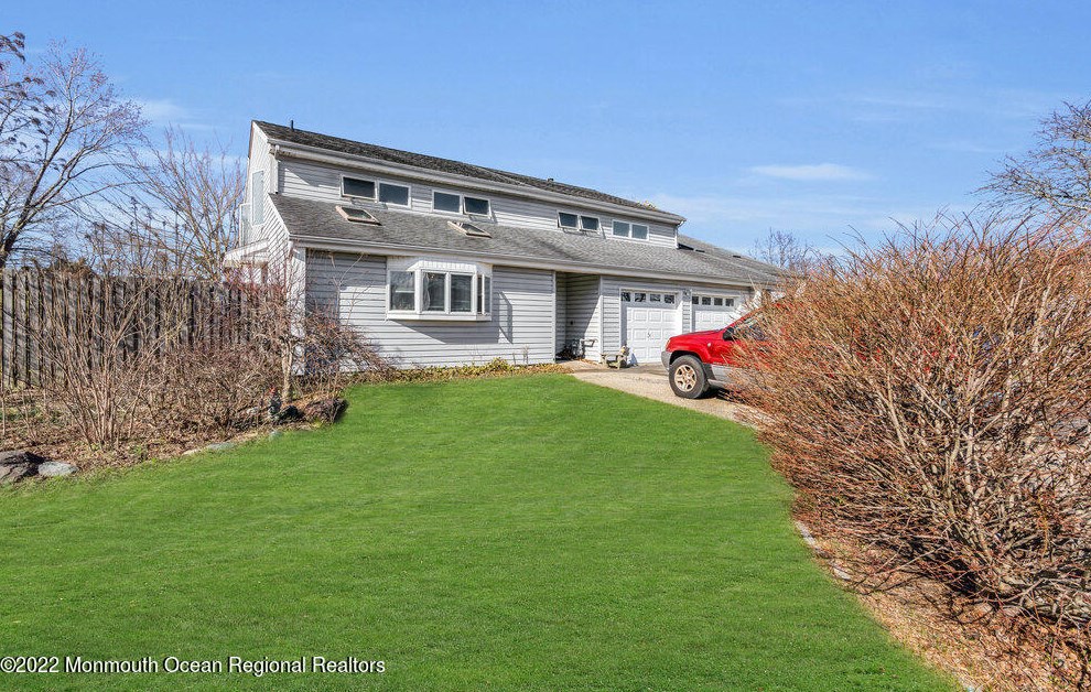 511 Gudvangen St, Toms River, NJ 08753-8603