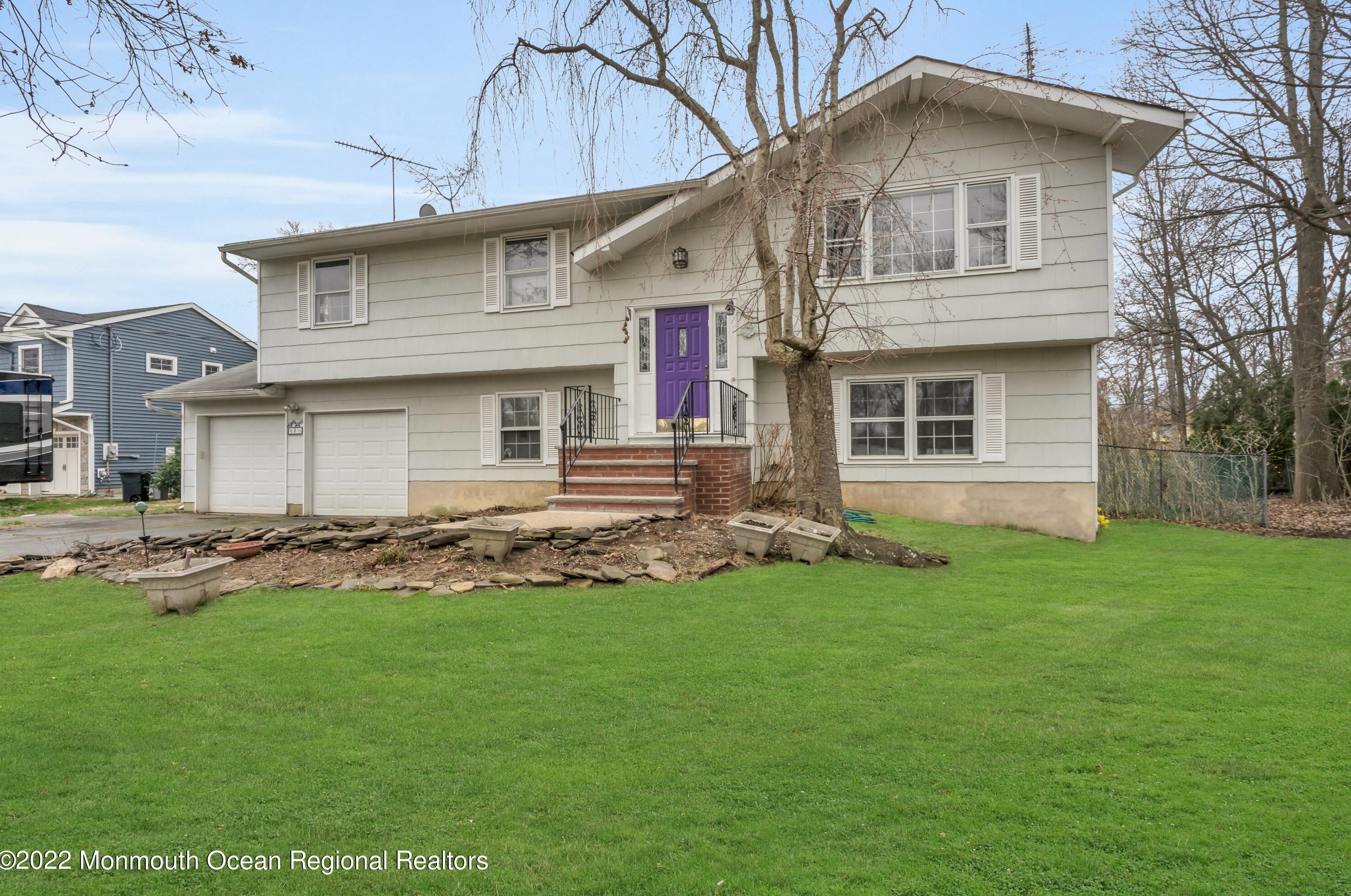 8 Countryside Ct, Millstone Township, NJ 07726-3526