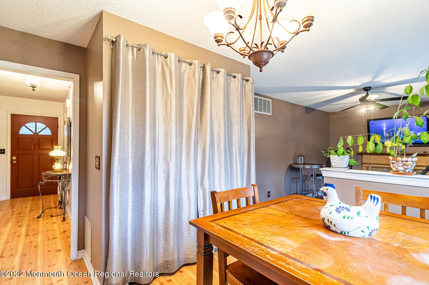 203 Oak Ln, Tuckerton NJ  08087-9643 exterior