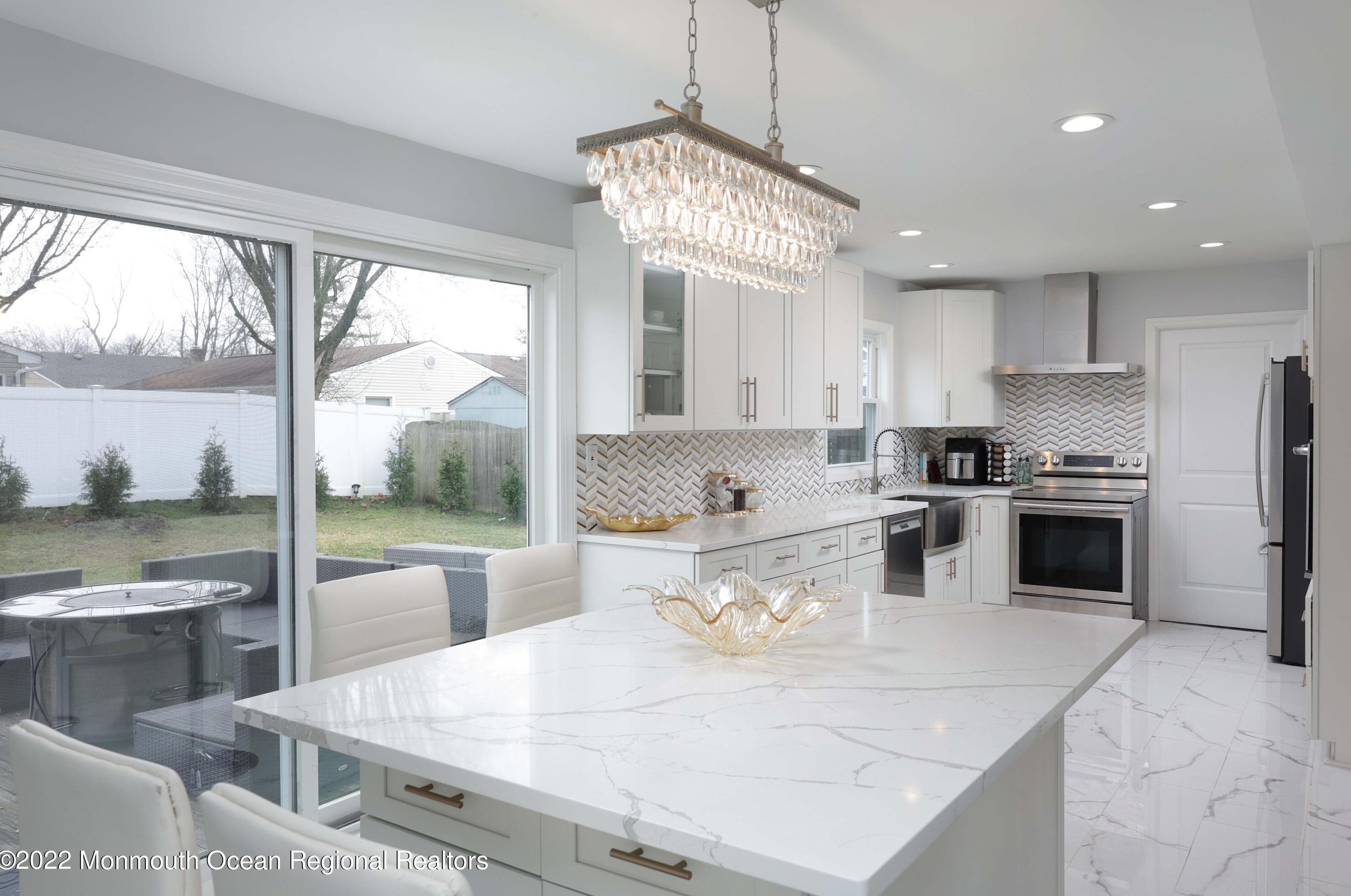 110 Deerfield Ln, Matawan NJ 07747-1332 exterior