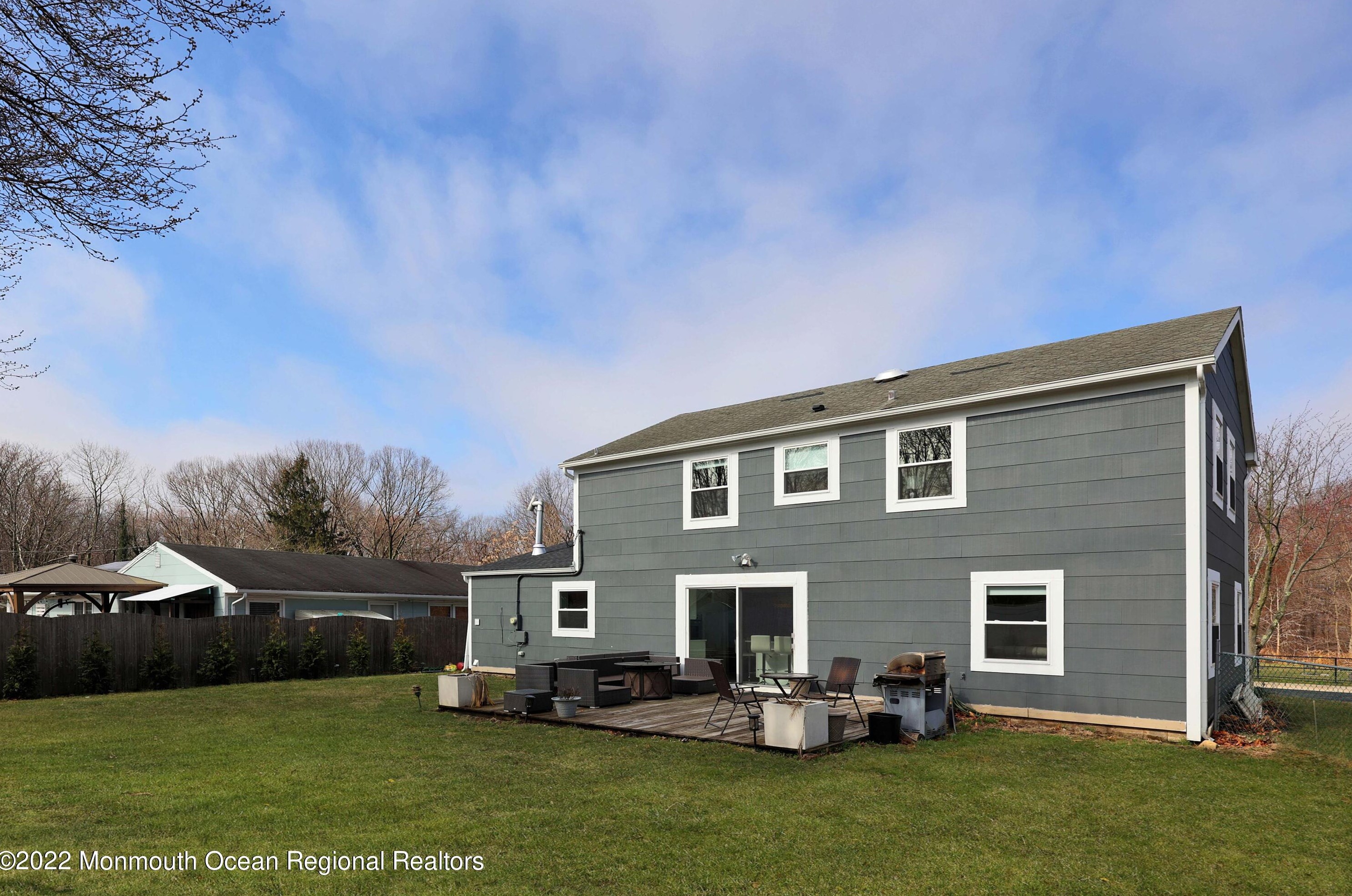 110 Deerfield Ln, Matawan NJ 07747-1332 exterior