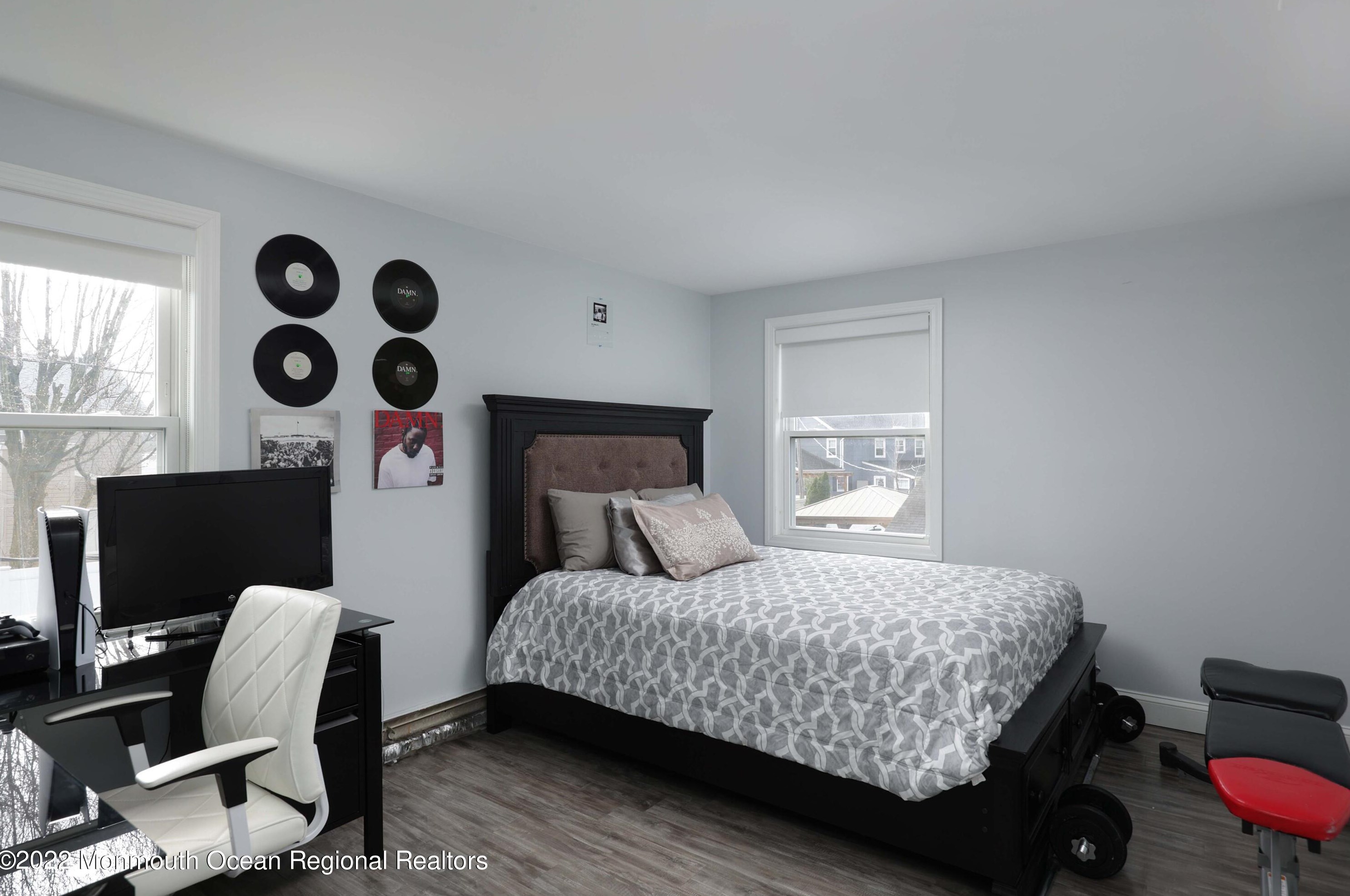 110 Deerfield Ln, Matawan NJ 07747-1332 exterior