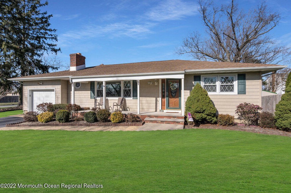 540 Signal Ln, Toms River, NJ 08755-6367