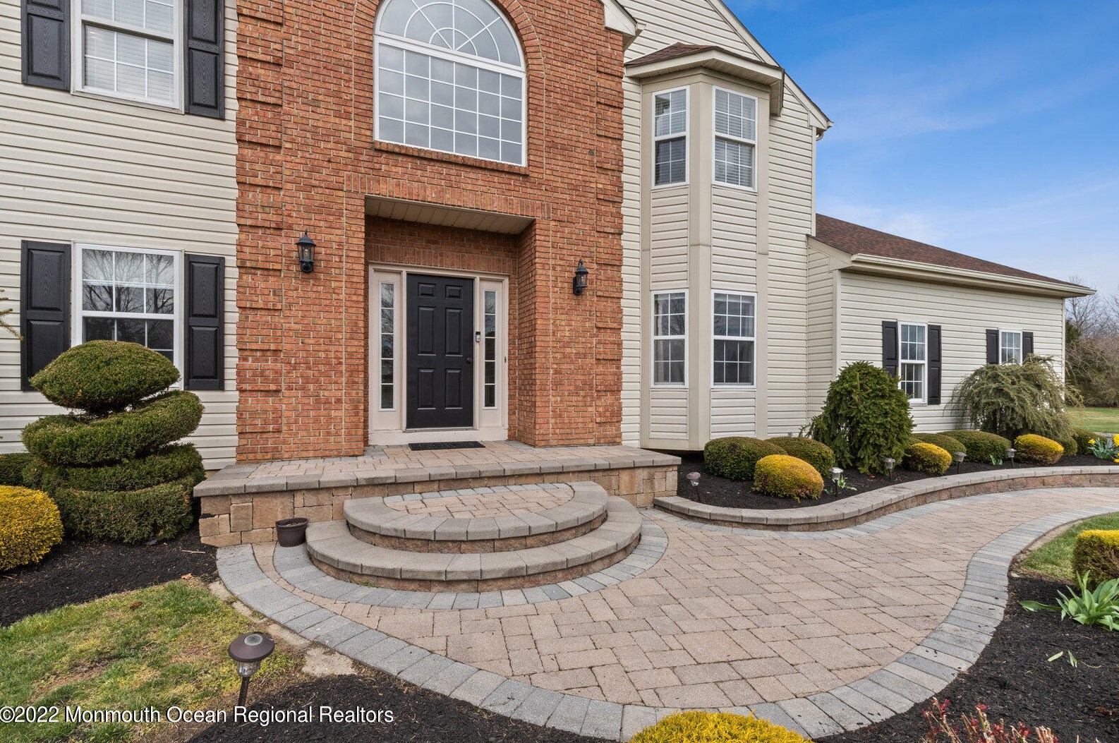 8 Babbitt Way, Upper Freehold, NJ 08501-2023