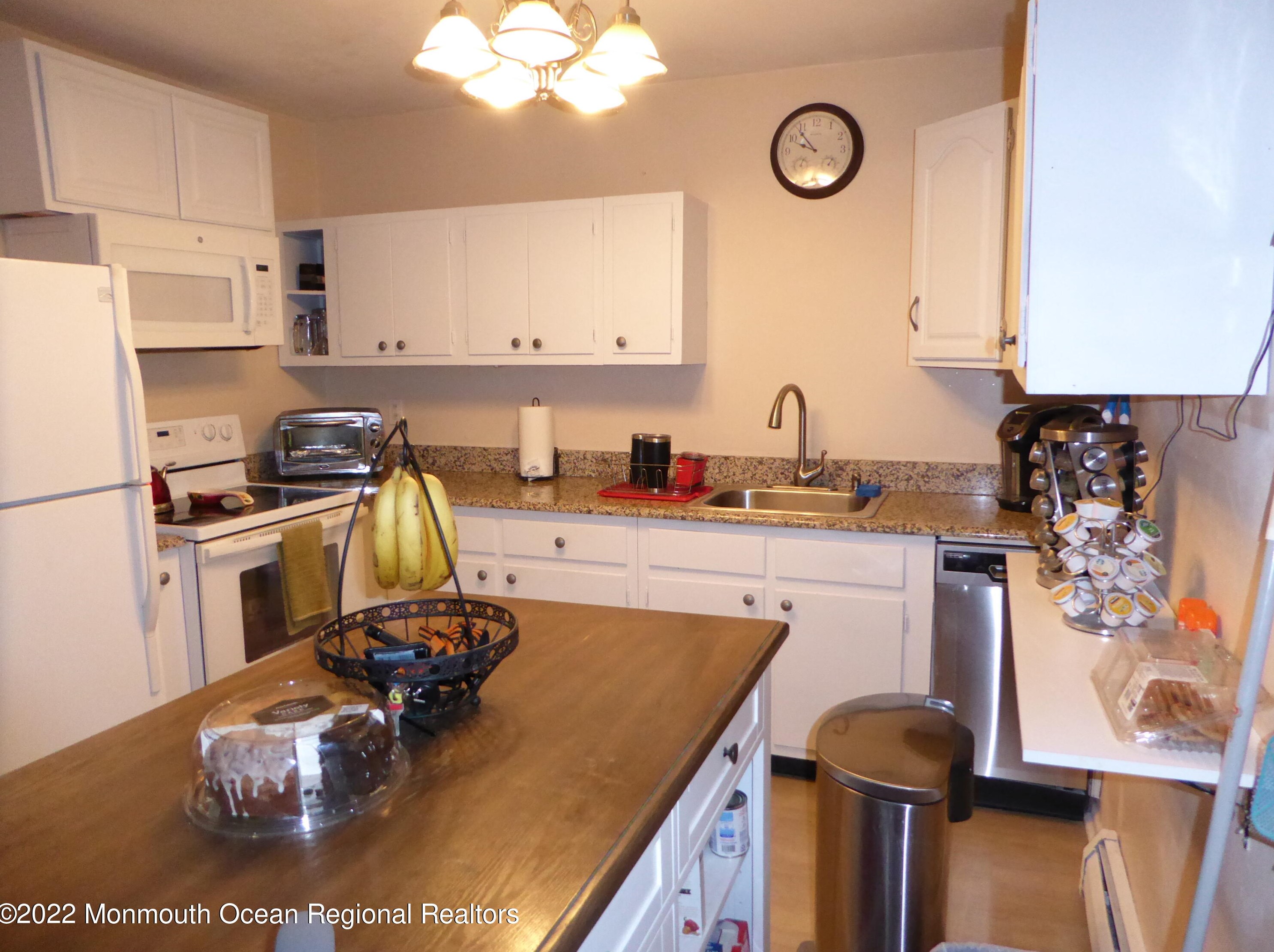 2397 Yorktowne Blvd, Toms River NJ  08753-1654 exterior