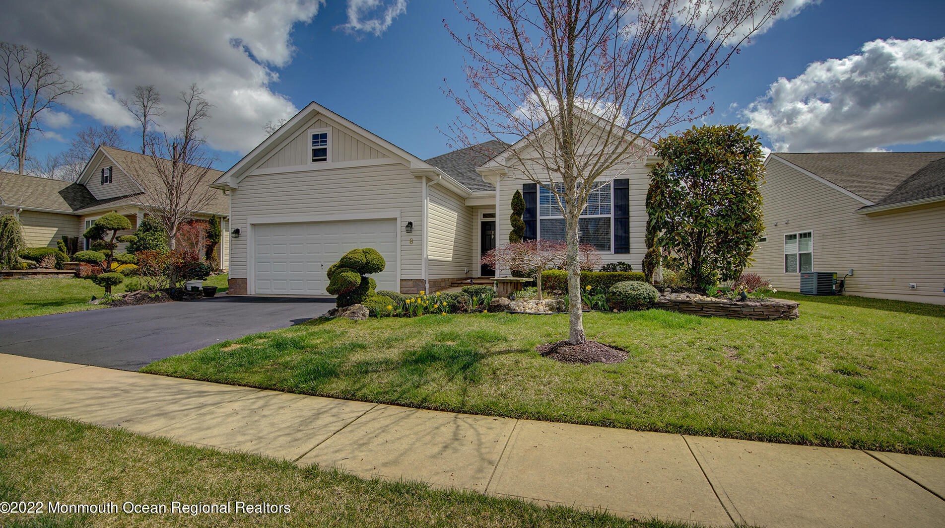 8 Day Star Rd, Millstone Township, NJ 07726-6036