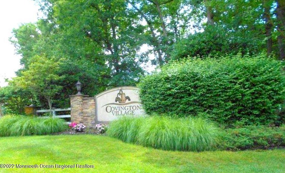 332 Sophee Ln #332, Lakewood, NJ 08701