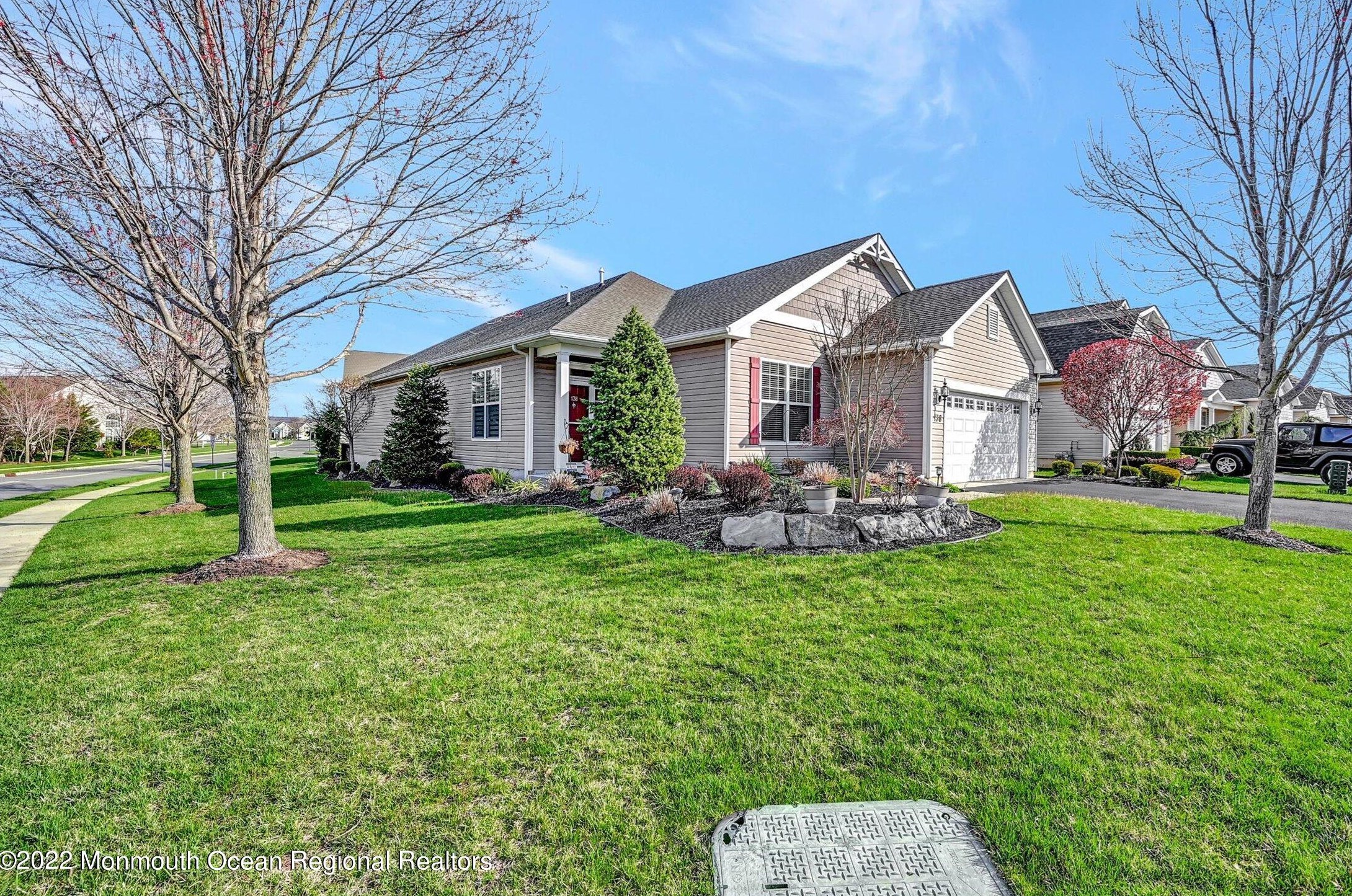 138 Wintergreen Dr, Millstone Township, NJ 07726-6010