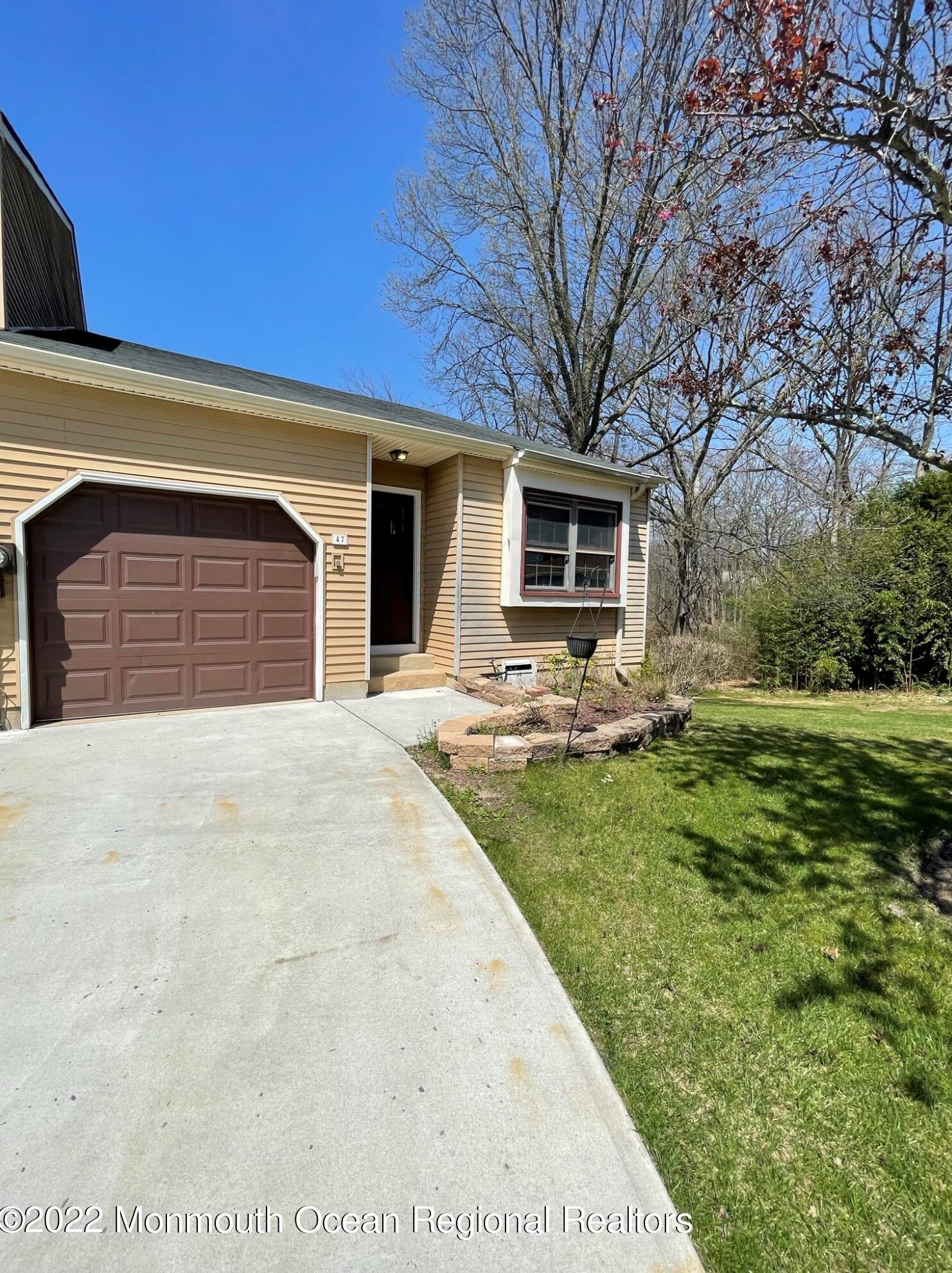 47 Knoll Ct, Matawan, NJ 07747-9513