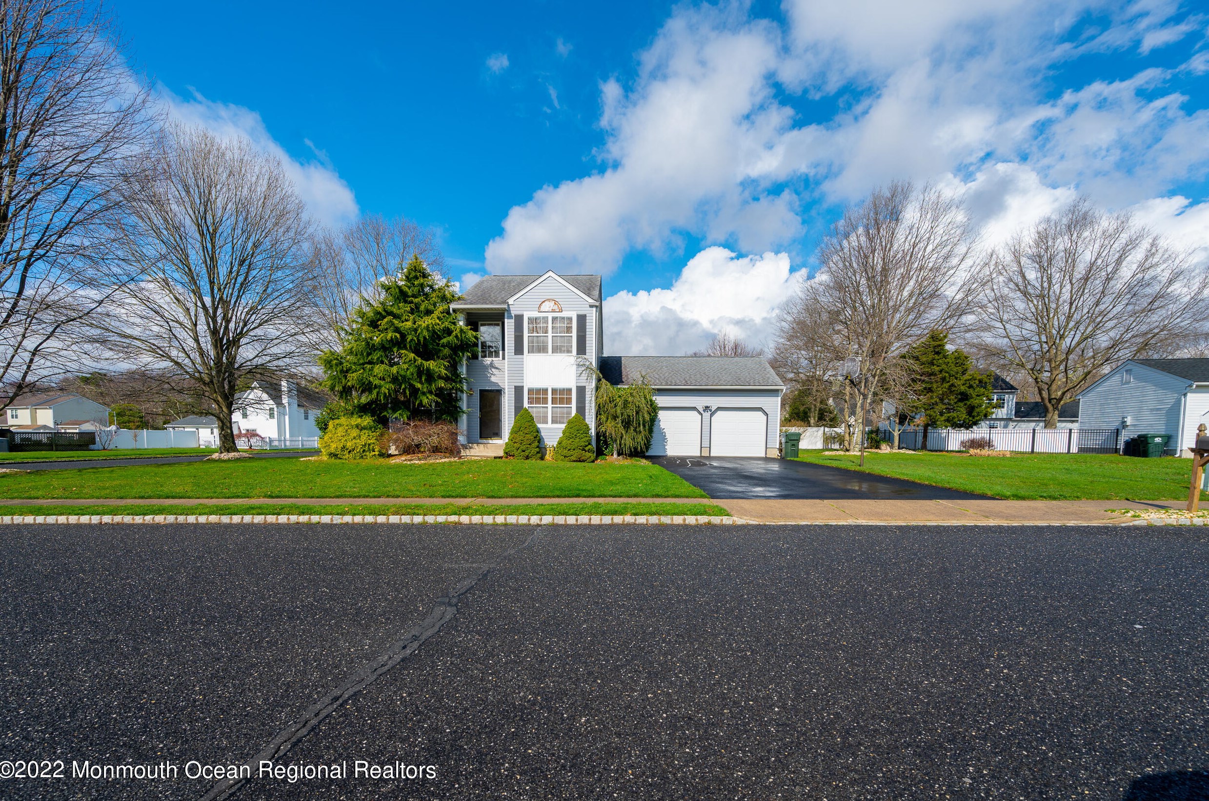 16 Sherrybrooke Dr, Wall Township, NJ 07731-3108