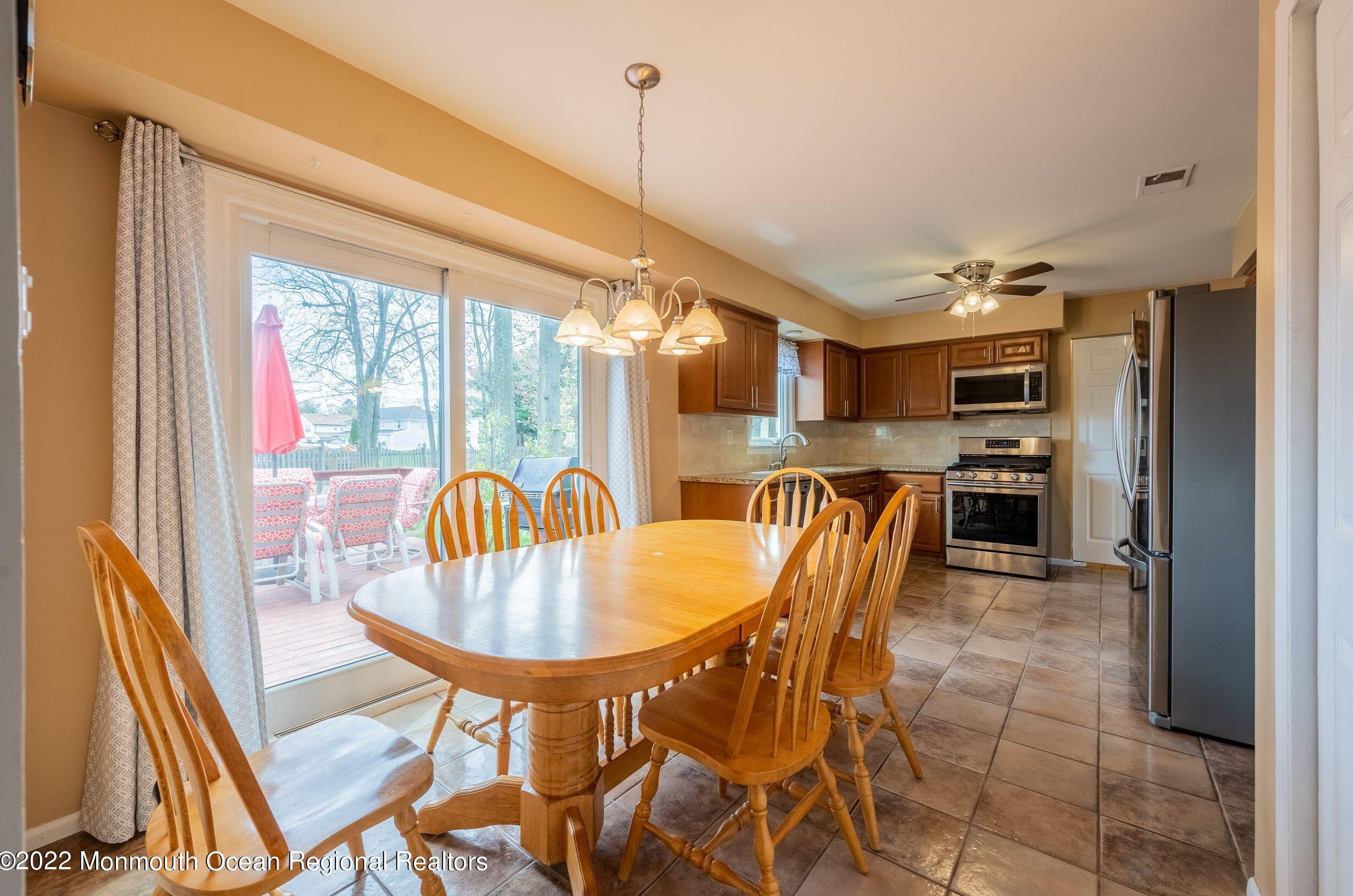 22 Plafsky Dr, Edison NJ 08817-2239 exterior