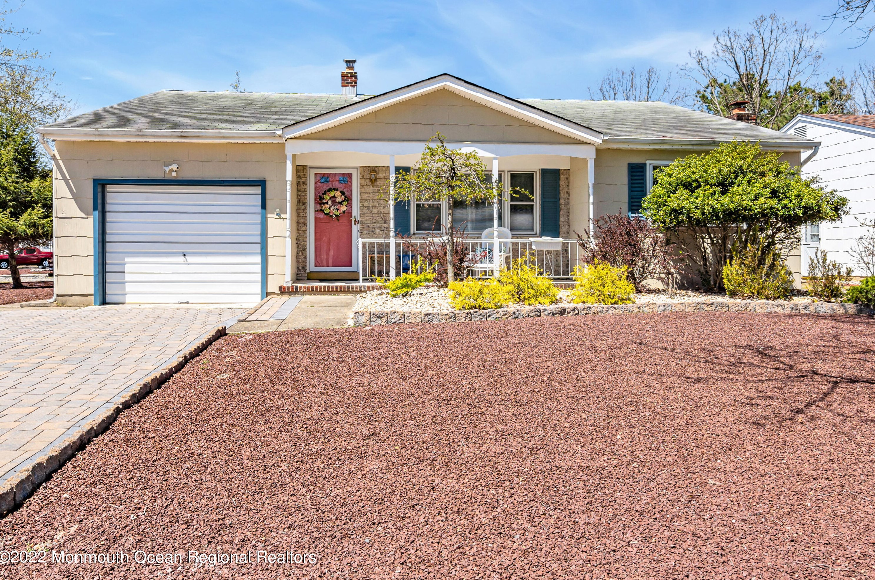 1 Burlington Ct, Toms River, NJ 08757-6349