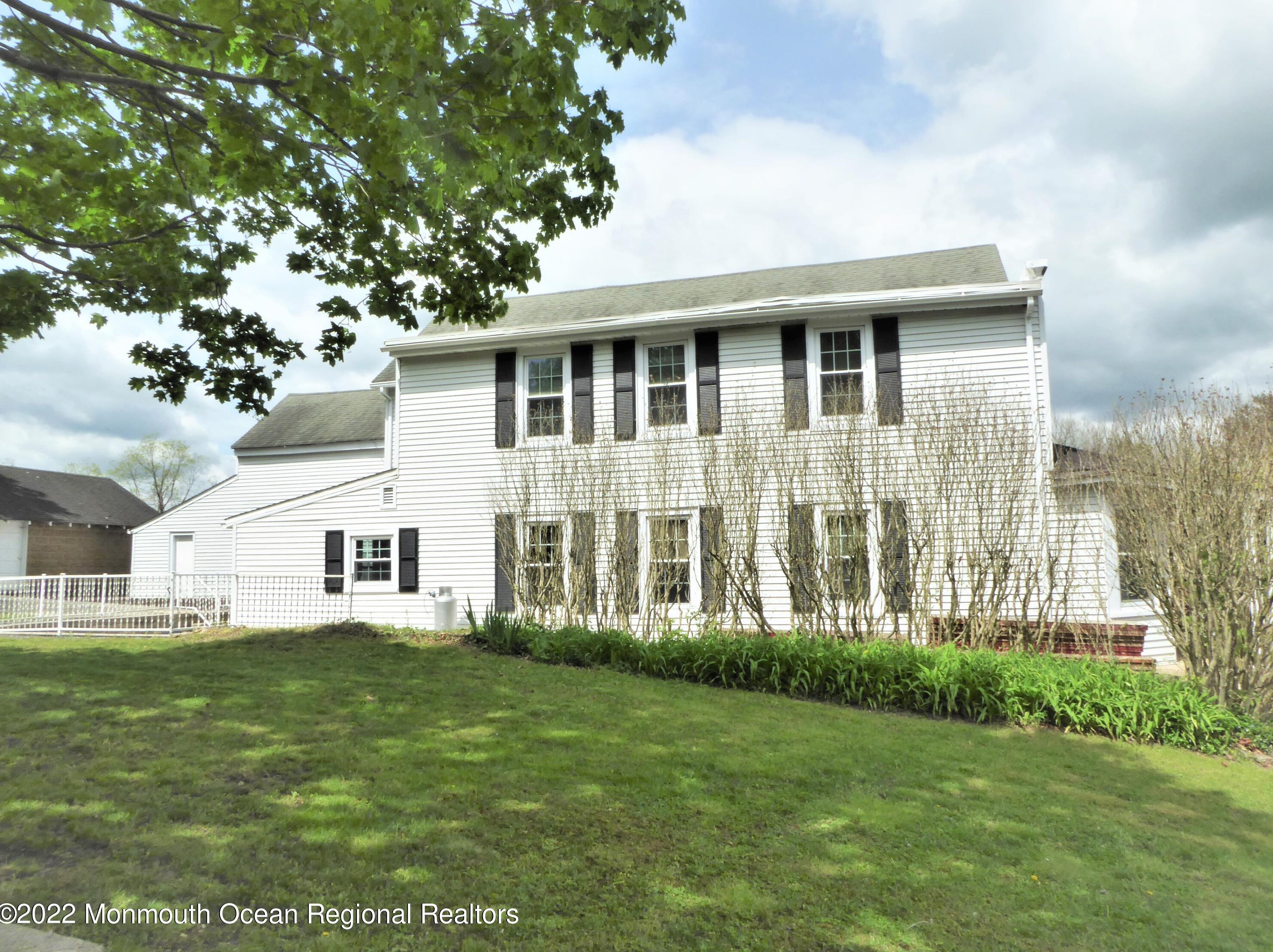 20 Main St, Upper Freehold Township, NJ 08514