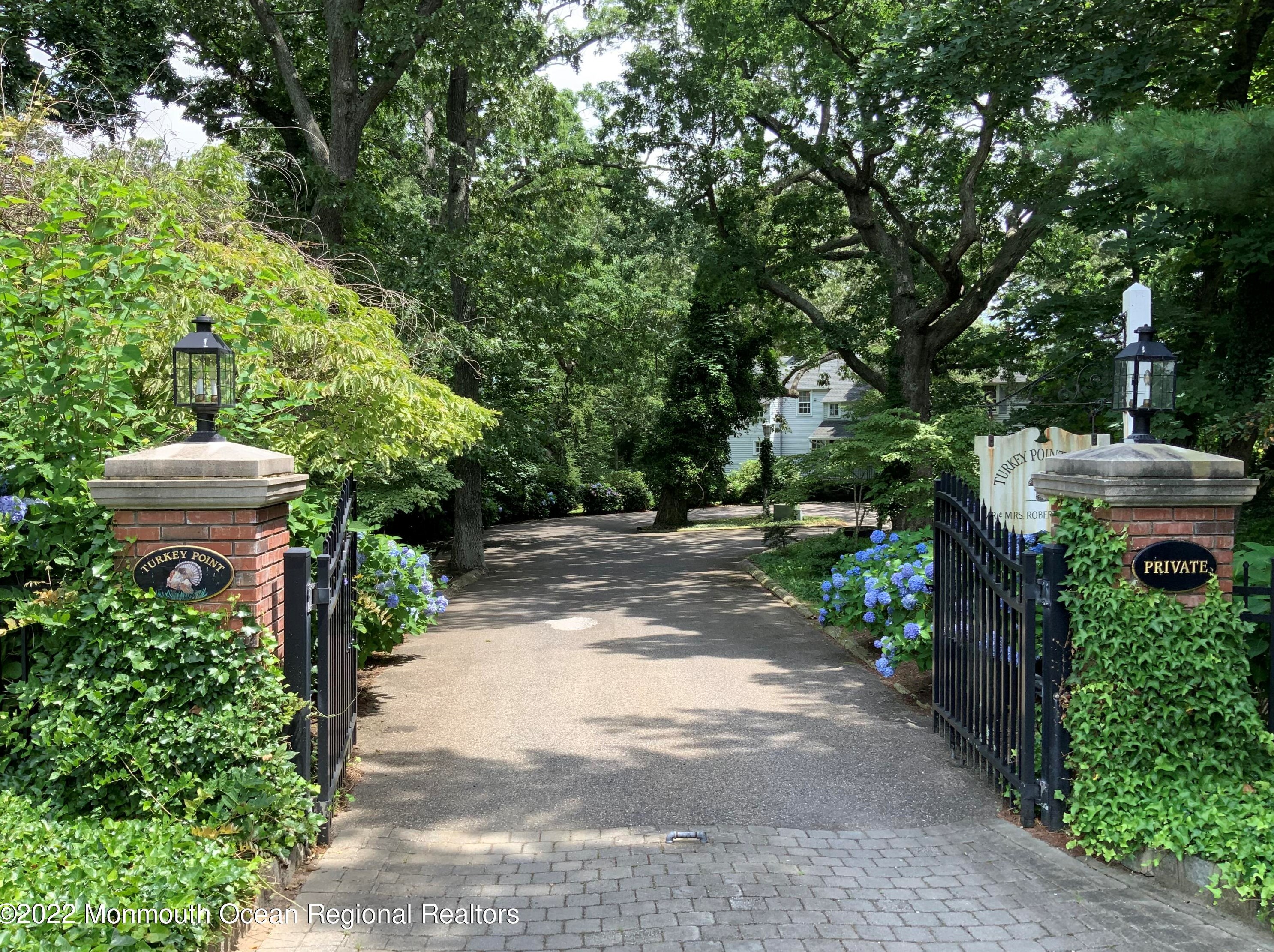 634 Turkey Point Rd, Bricktown, NJ 08724