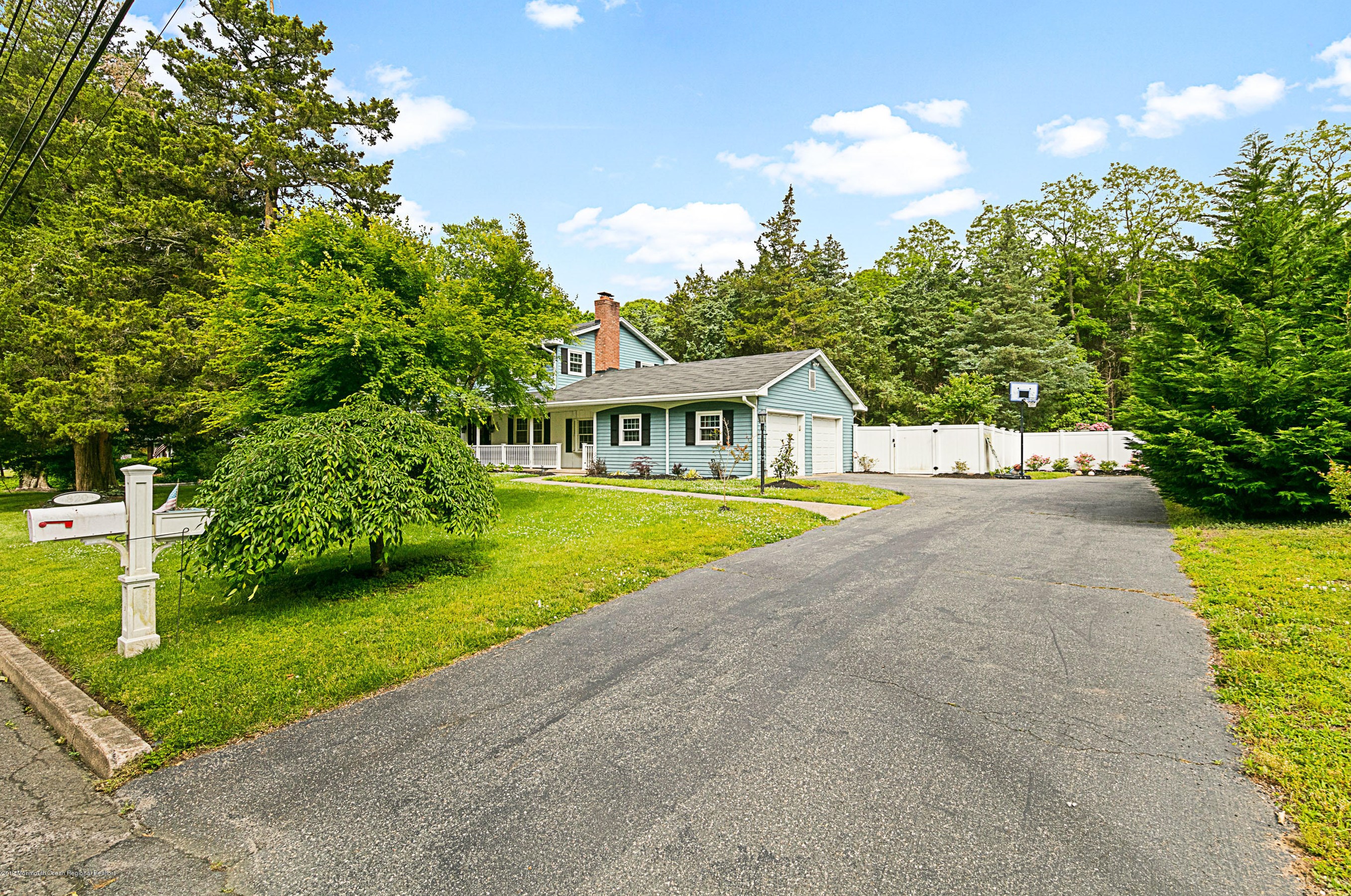 820 Ocean View Dr, Toms River NJ  08753-5626 exterior