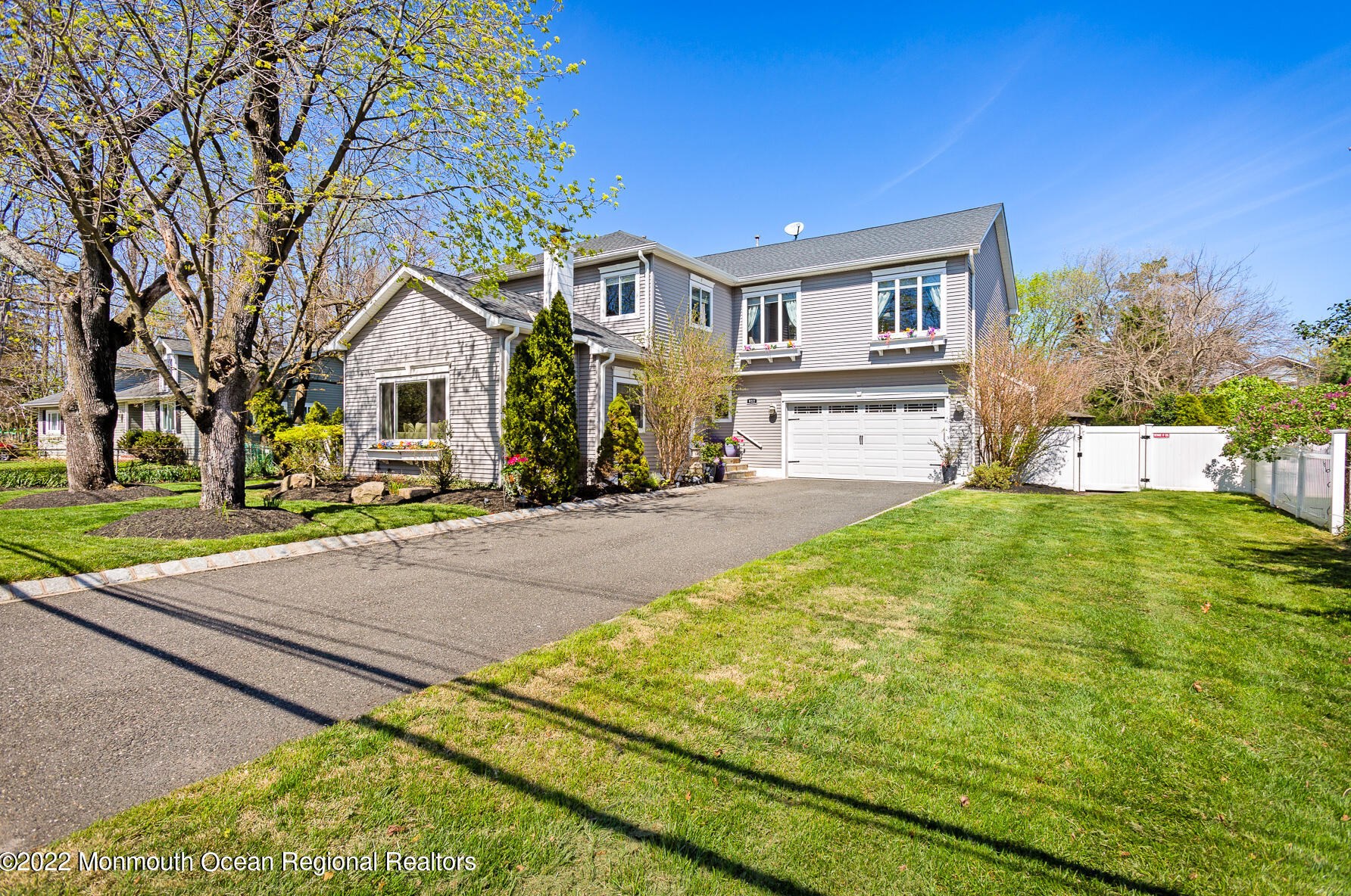 912 Wayside Rd, Tinton Falls, NJ 07712