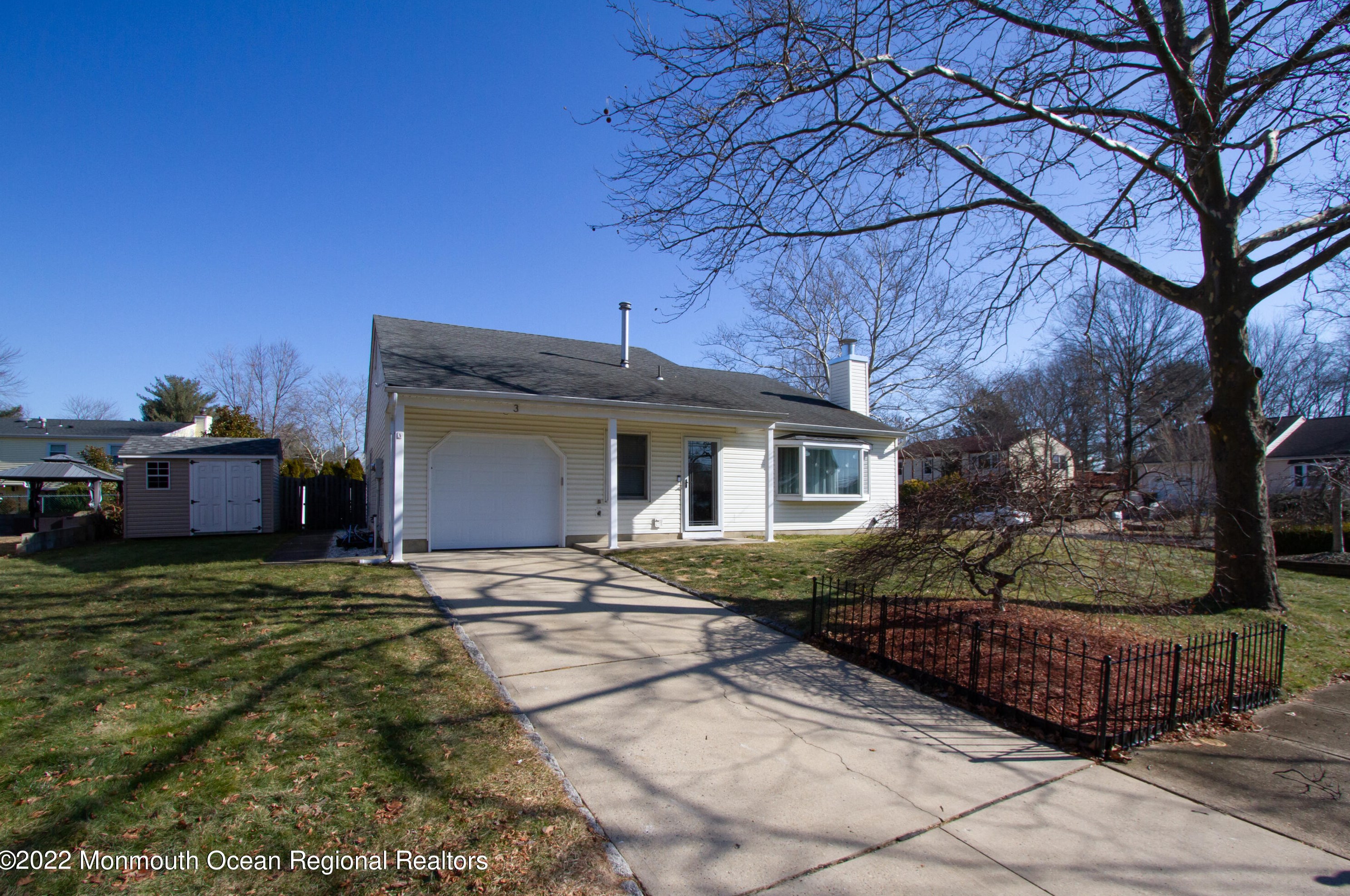 3 Stone Ct, Matawan, NJ 07747-9669