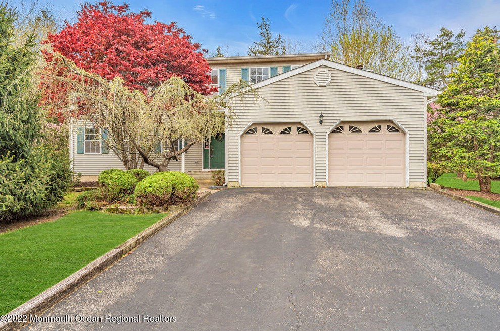 208 Medjay Ln, Toms River NJ  08755-1013 exterior