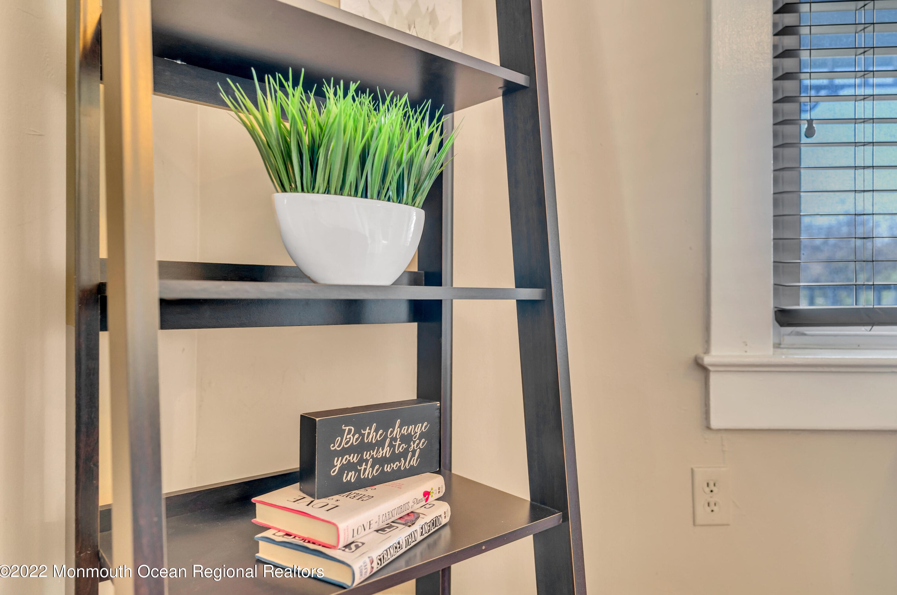 160 Broad St, Matawan NJ  07747-3135 exterior