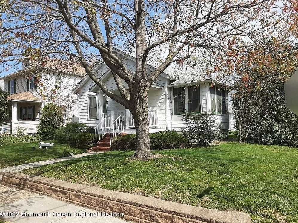 341 Campbell Ave, Belford, NJ 07718-1554