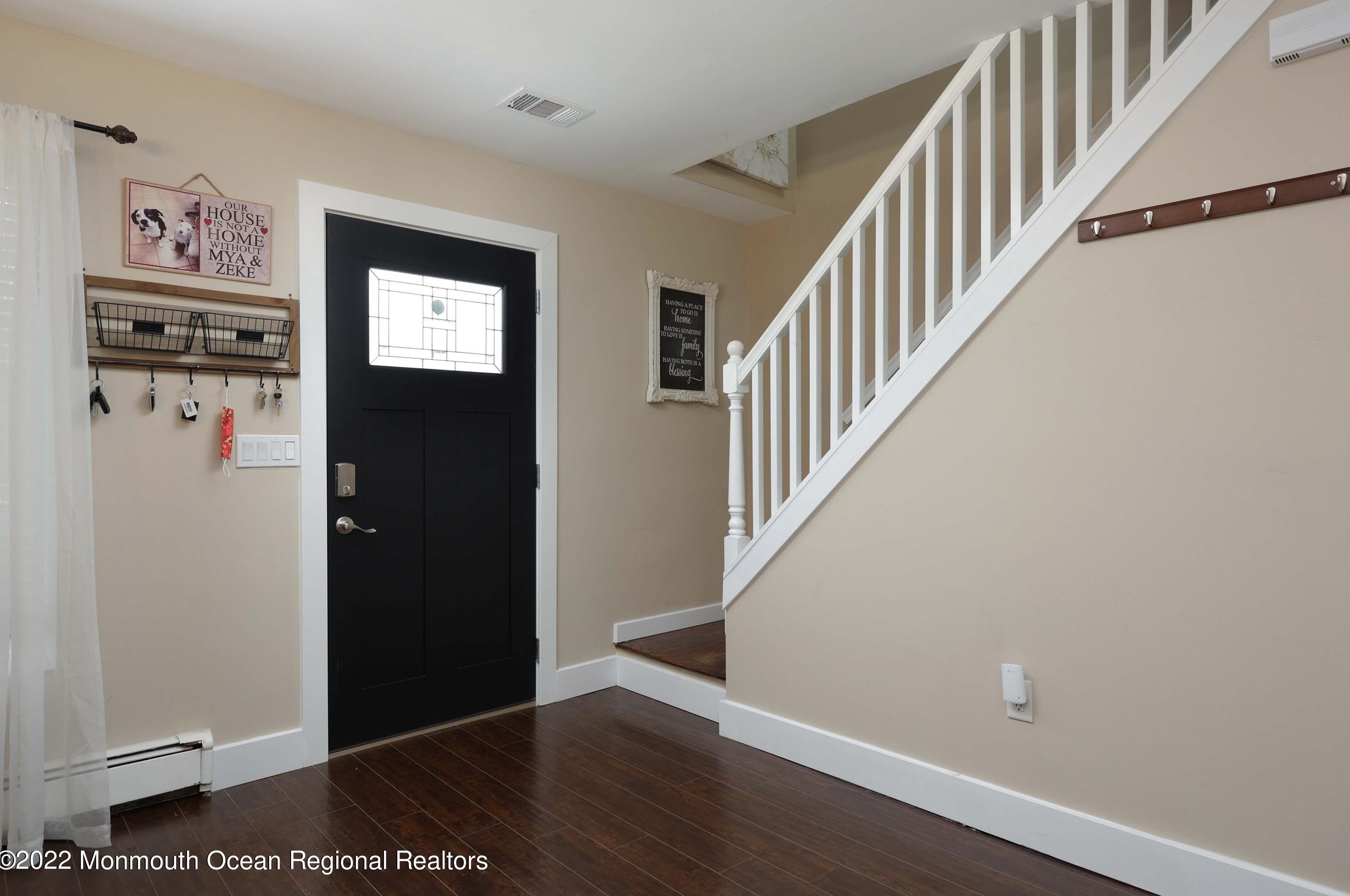 13 Therese Ave, Keyport, NJ 07735-1026