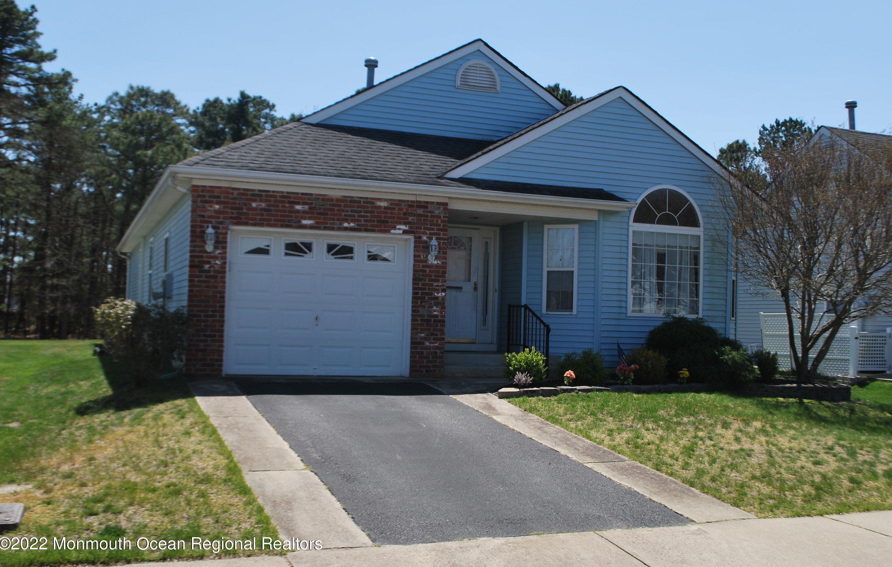348 Jamaica Blvd, Toms River, NJ 08757-6029