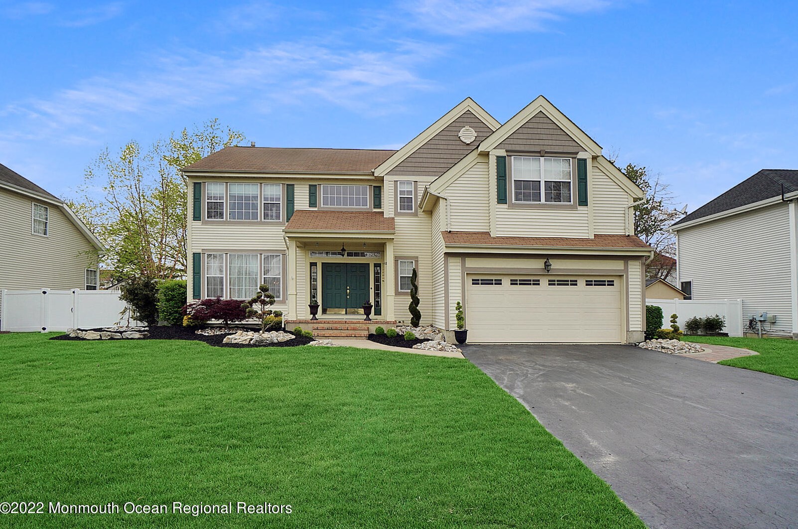 3 Dunstable Ct, Matawan, NJ 07747-6672