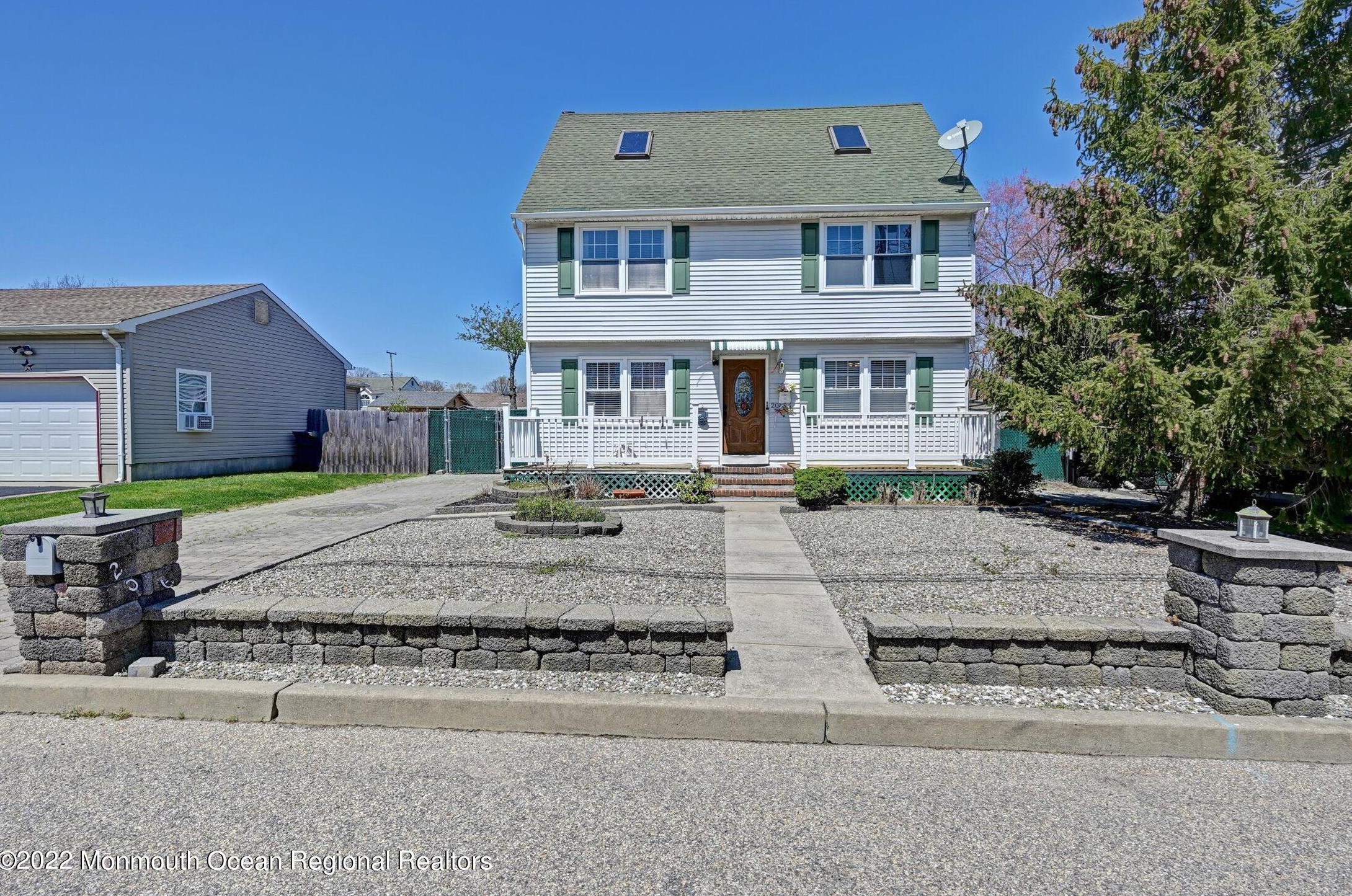 2016 Teakwood Rd, Toms River, NJ 08753-7833