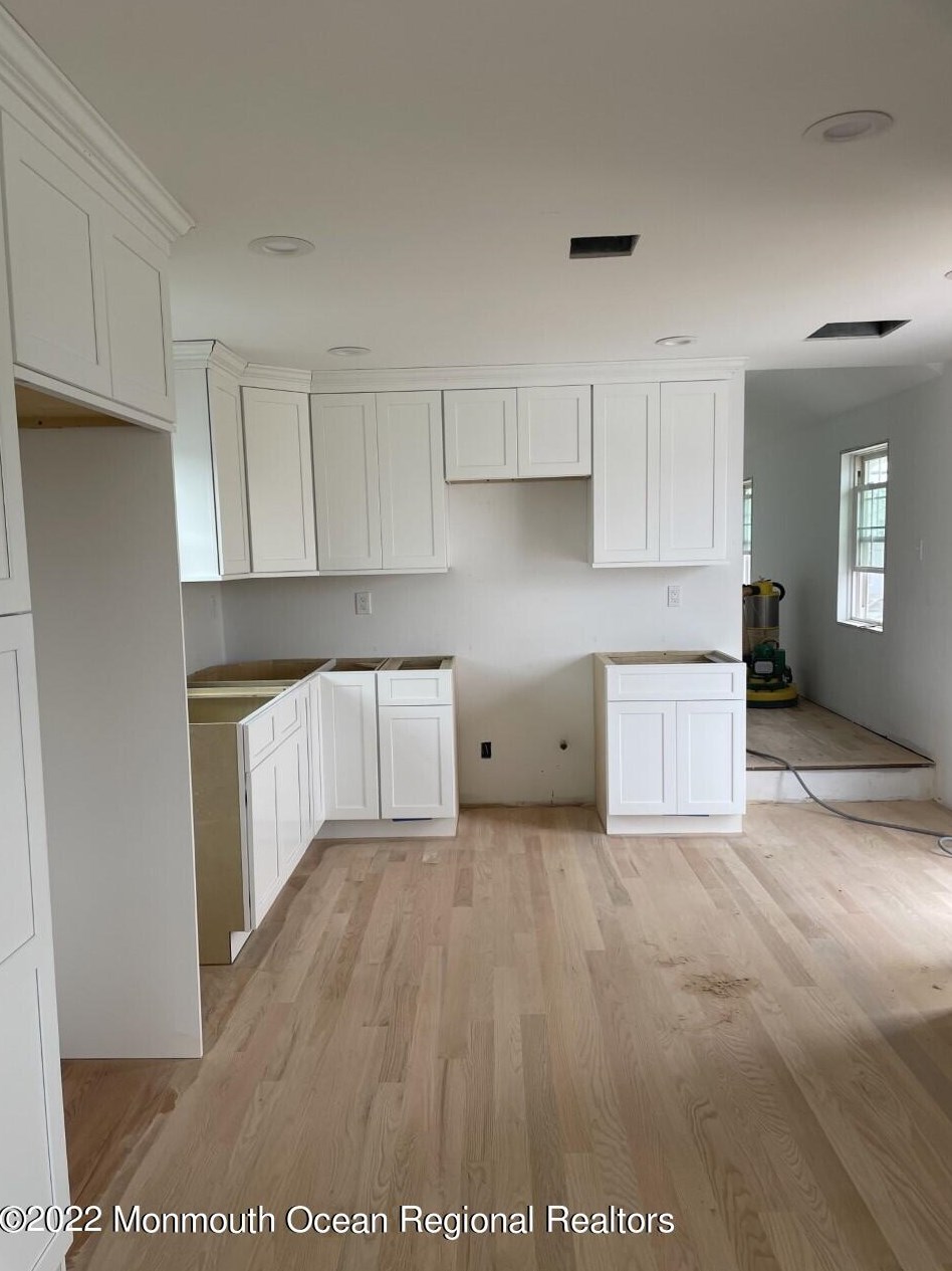 29 Highland Ave, Ideal Beach, NJ 07734-1043