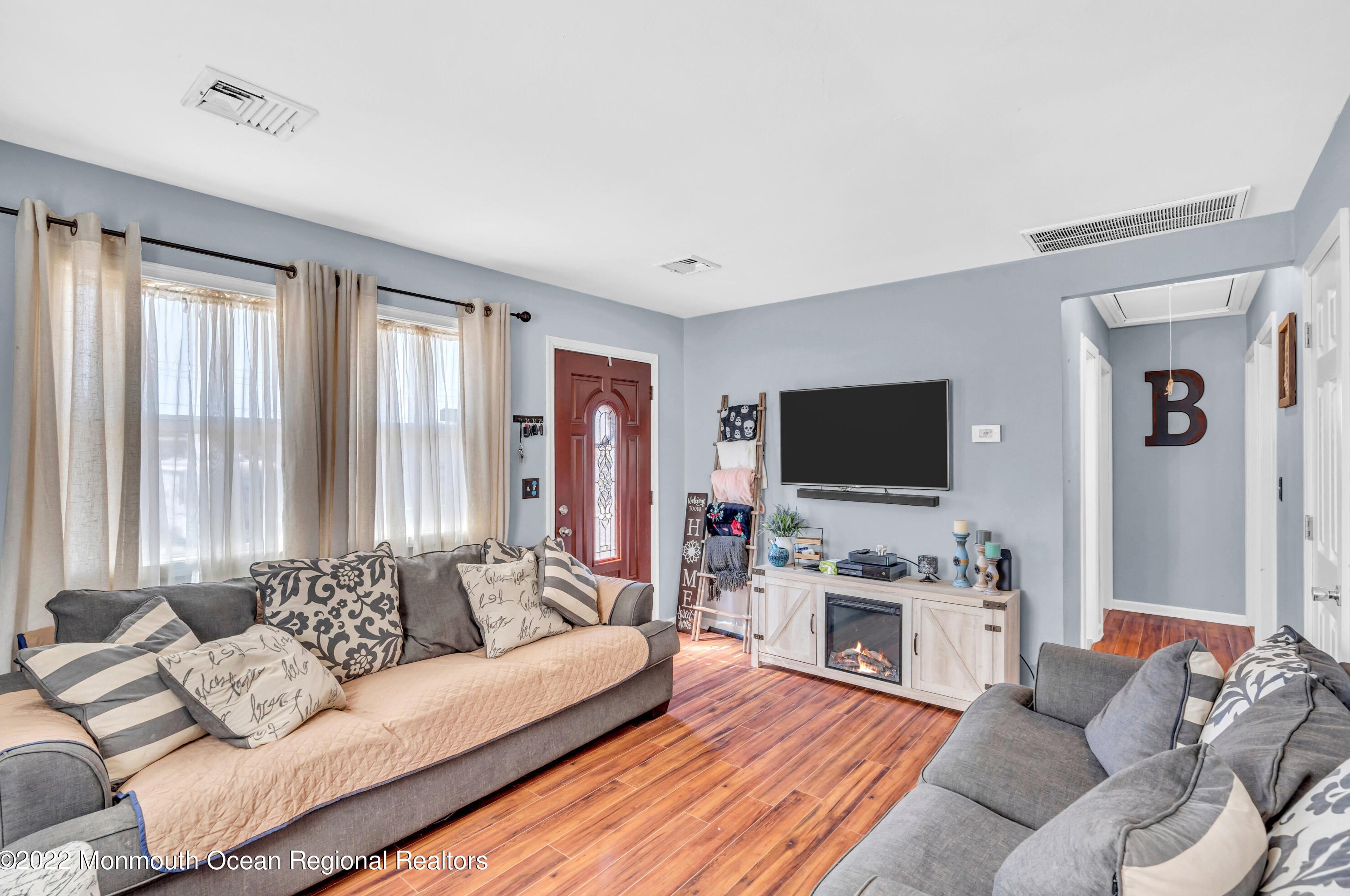 45 Lagoon Dr, Toms River, NJ 08753-2570