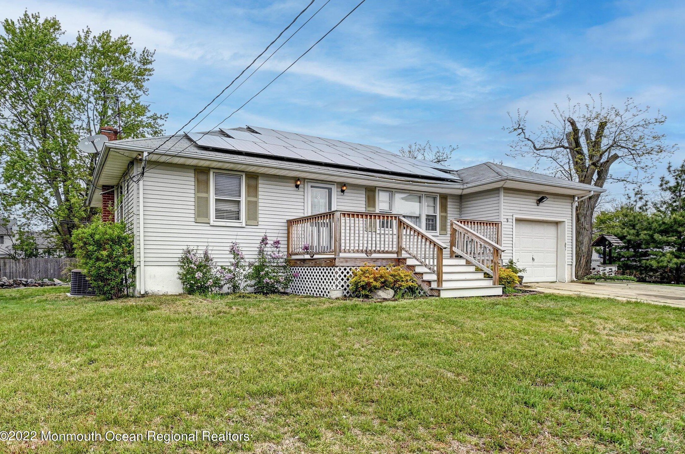 9 Curren St, Ideal Beach, NJ 07734-3217