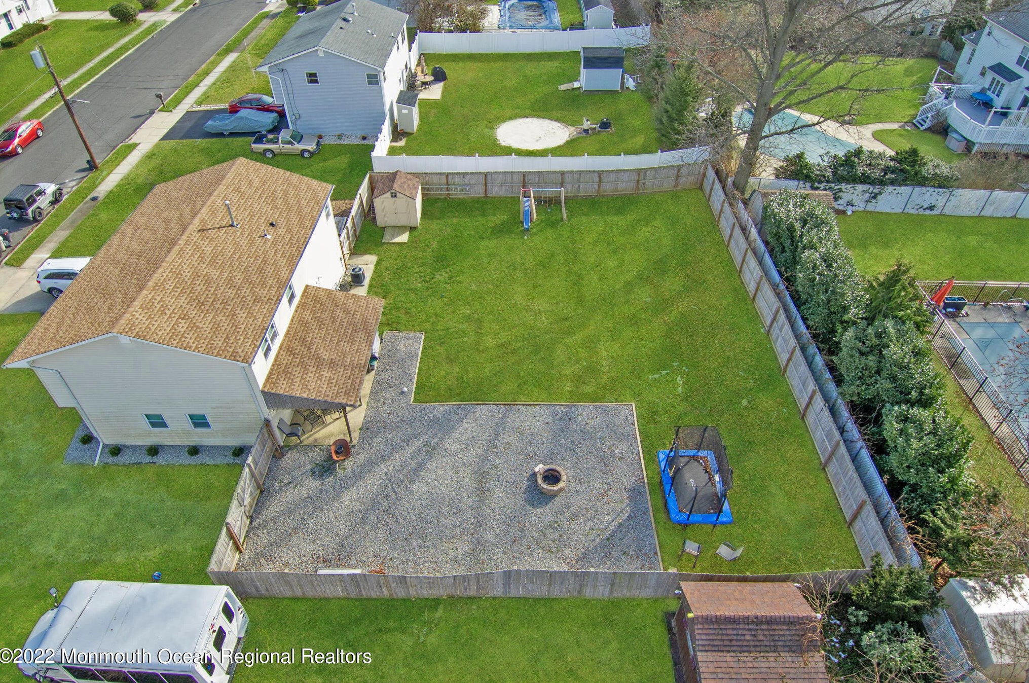 20 Allen Dr, Upper Freehold, NJ 08501-1665