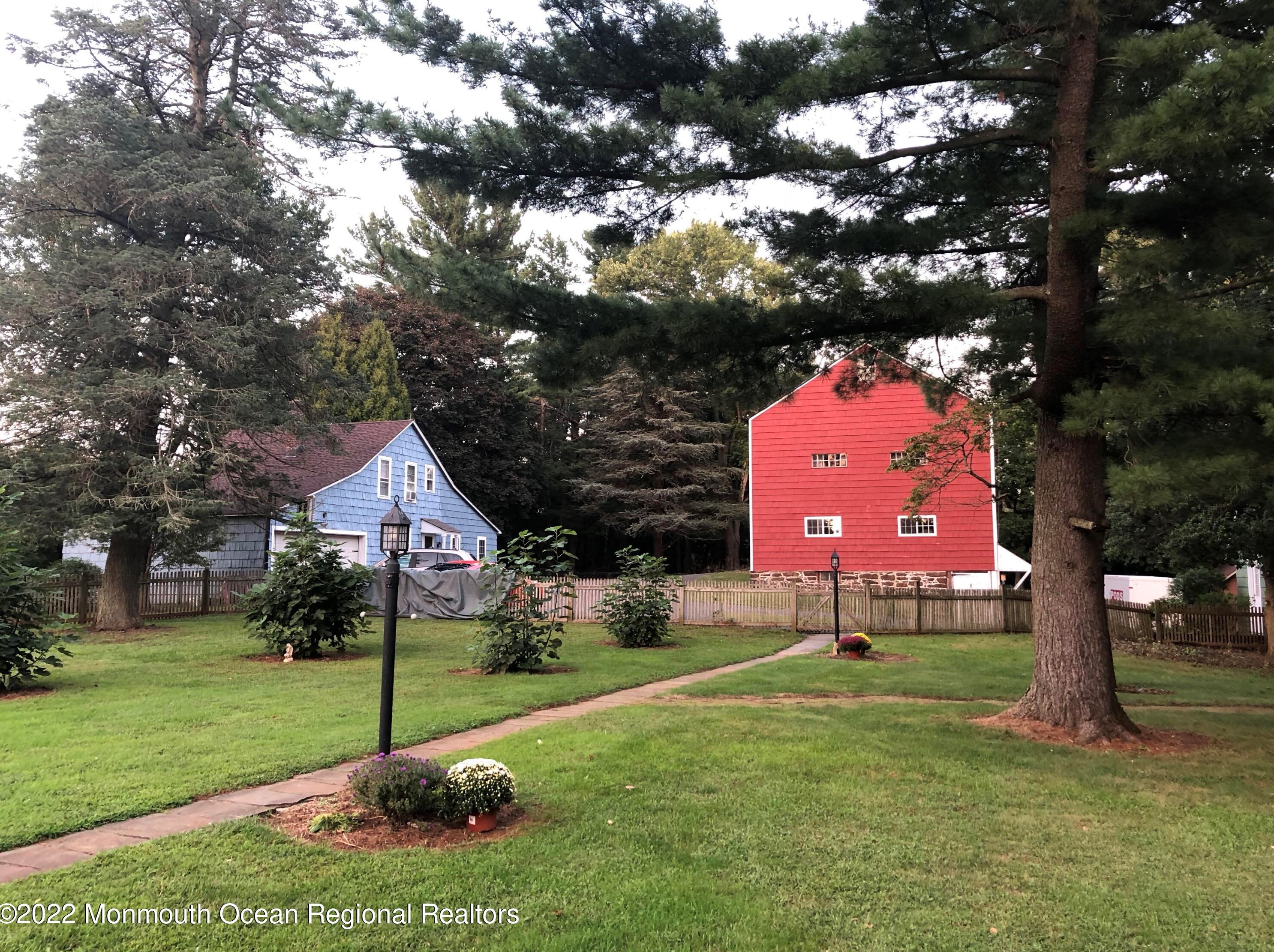 17 Wide Horizons Dr, Vanderburg, NJ 07722-1376