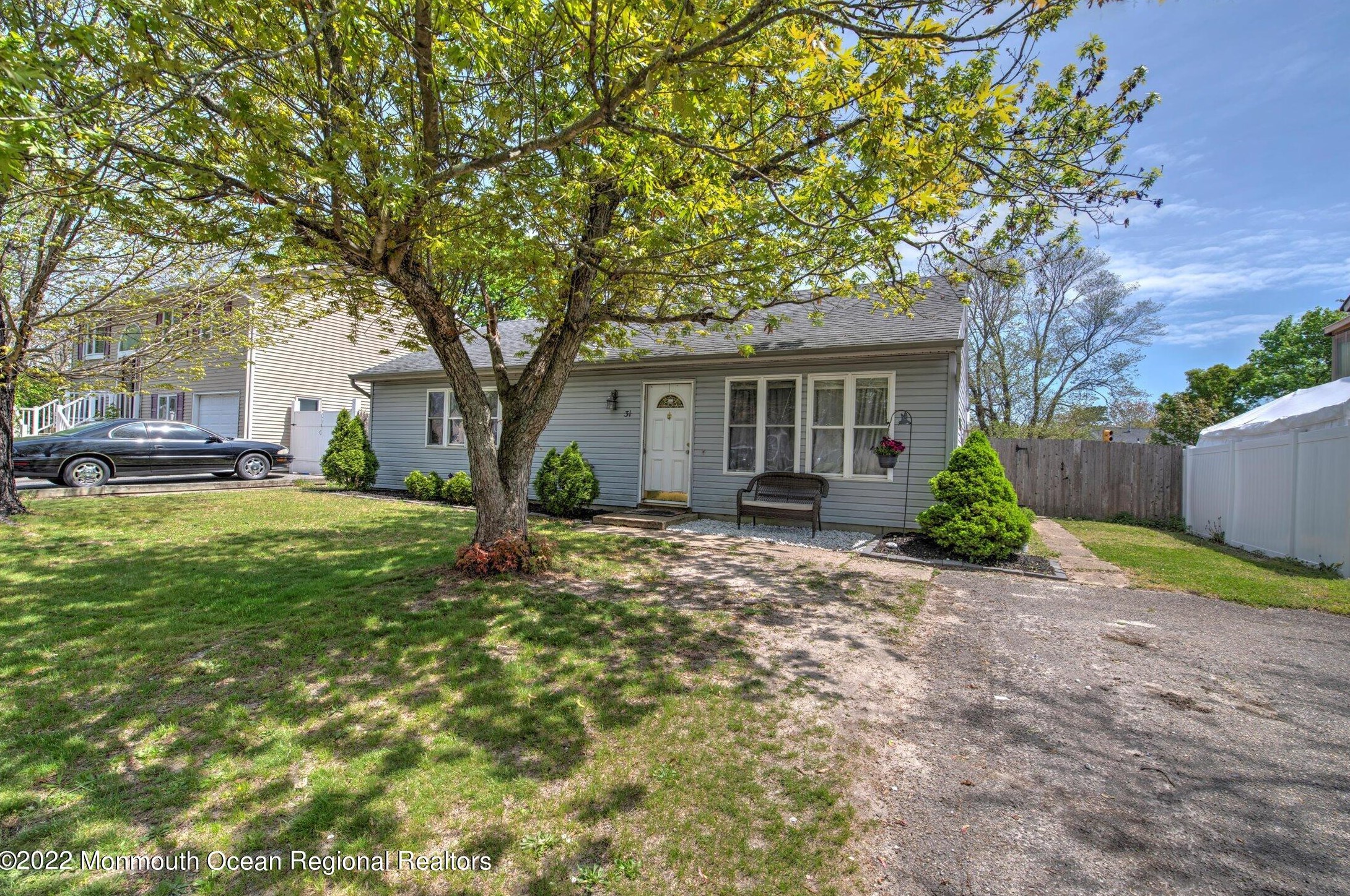 31 Tiller Dr, Barnegat Township, NJ 08005-1725