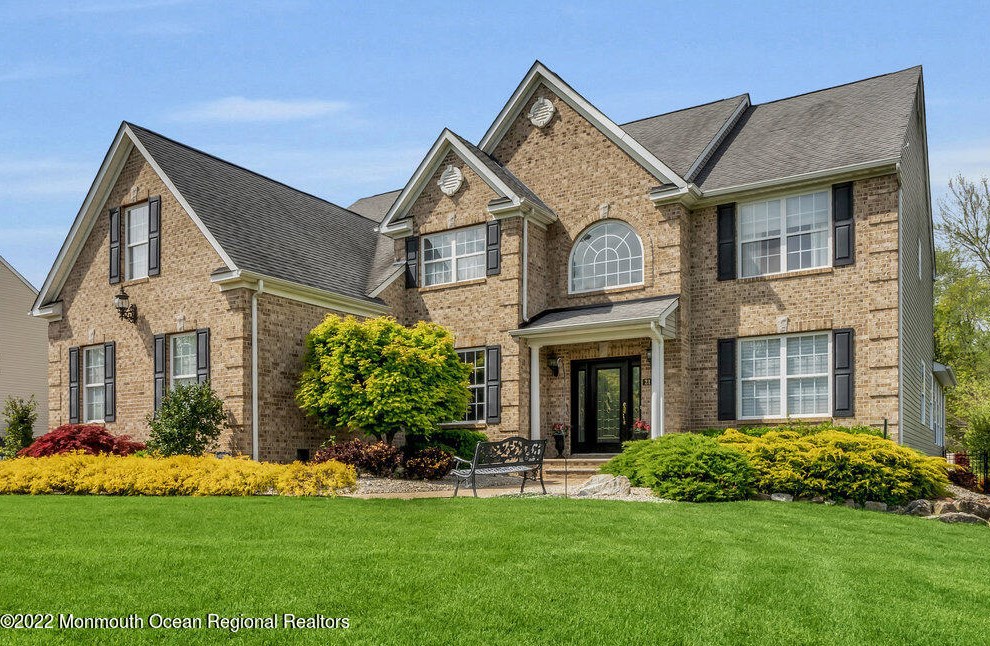 21 Bard Dr, Monroe Twp, NJ 08831-3278