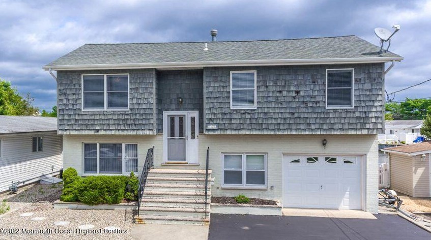 41 Topsail Rd, Bricktown, NJ 08723